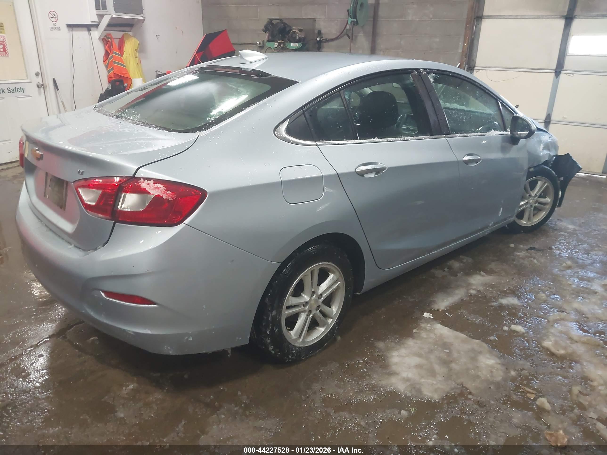 CHEVROLET CRUZE image 4