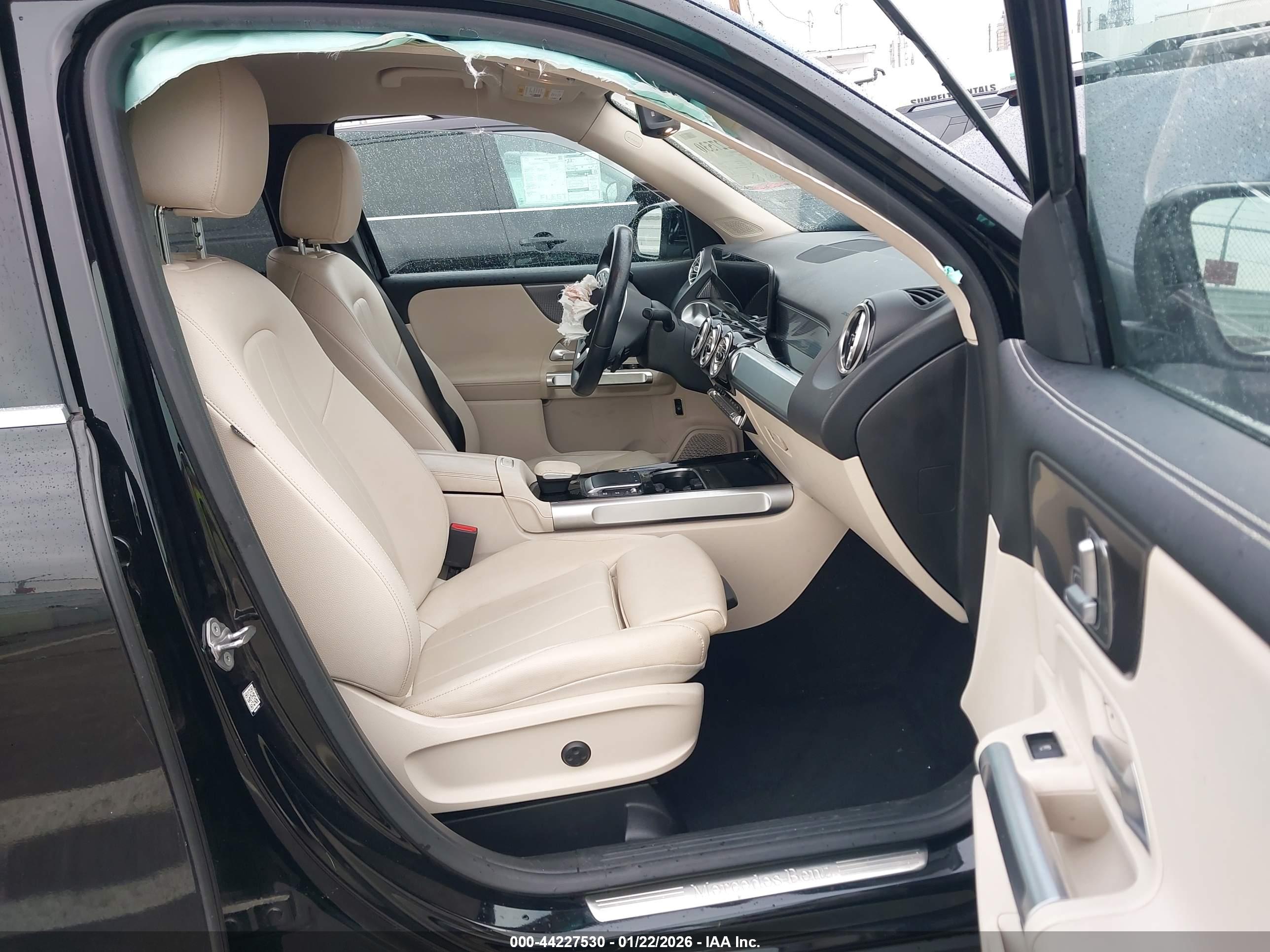 MERCEDES-BENZ GLB image 5
