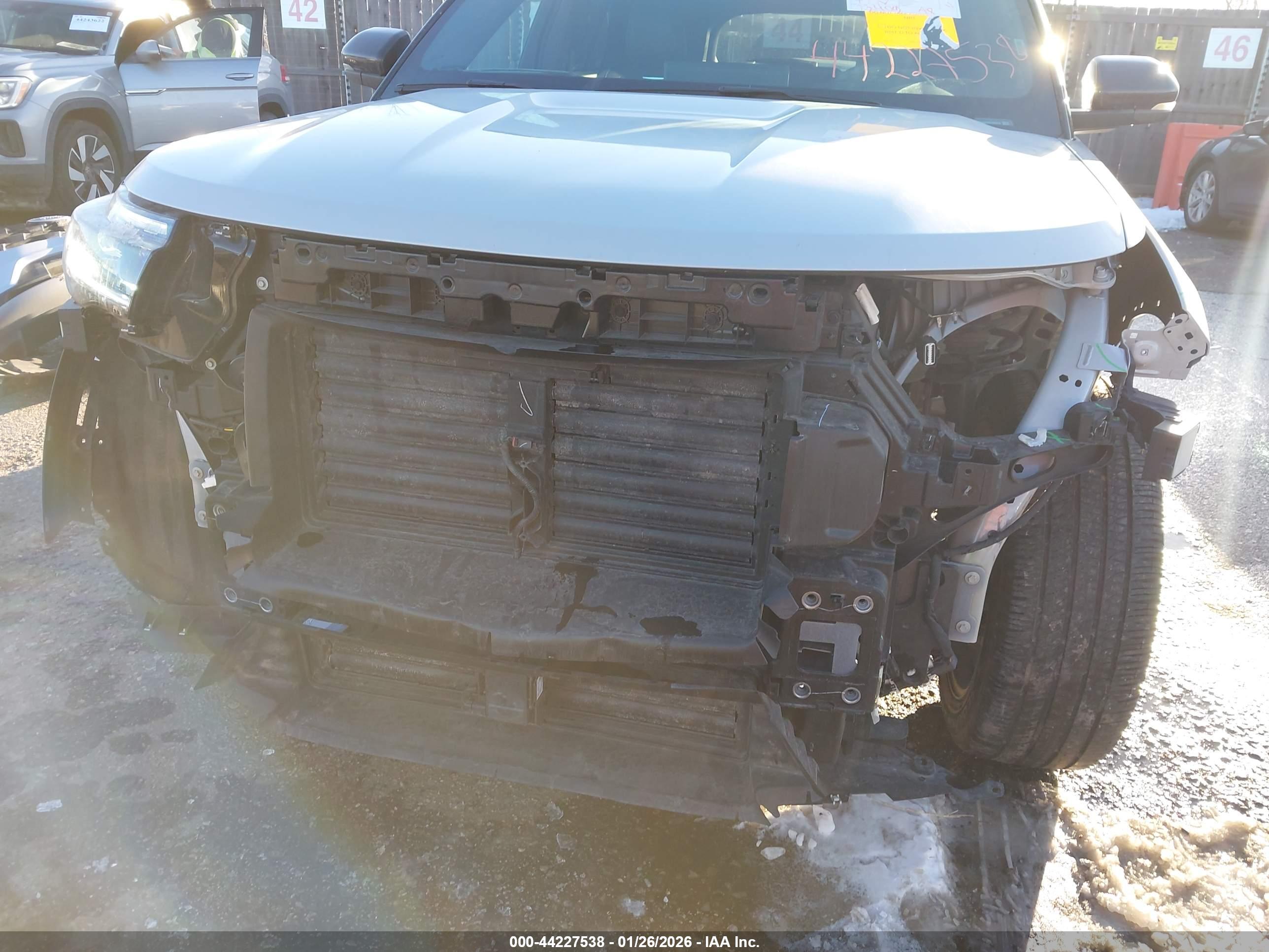 FORD EXPLORER image 6