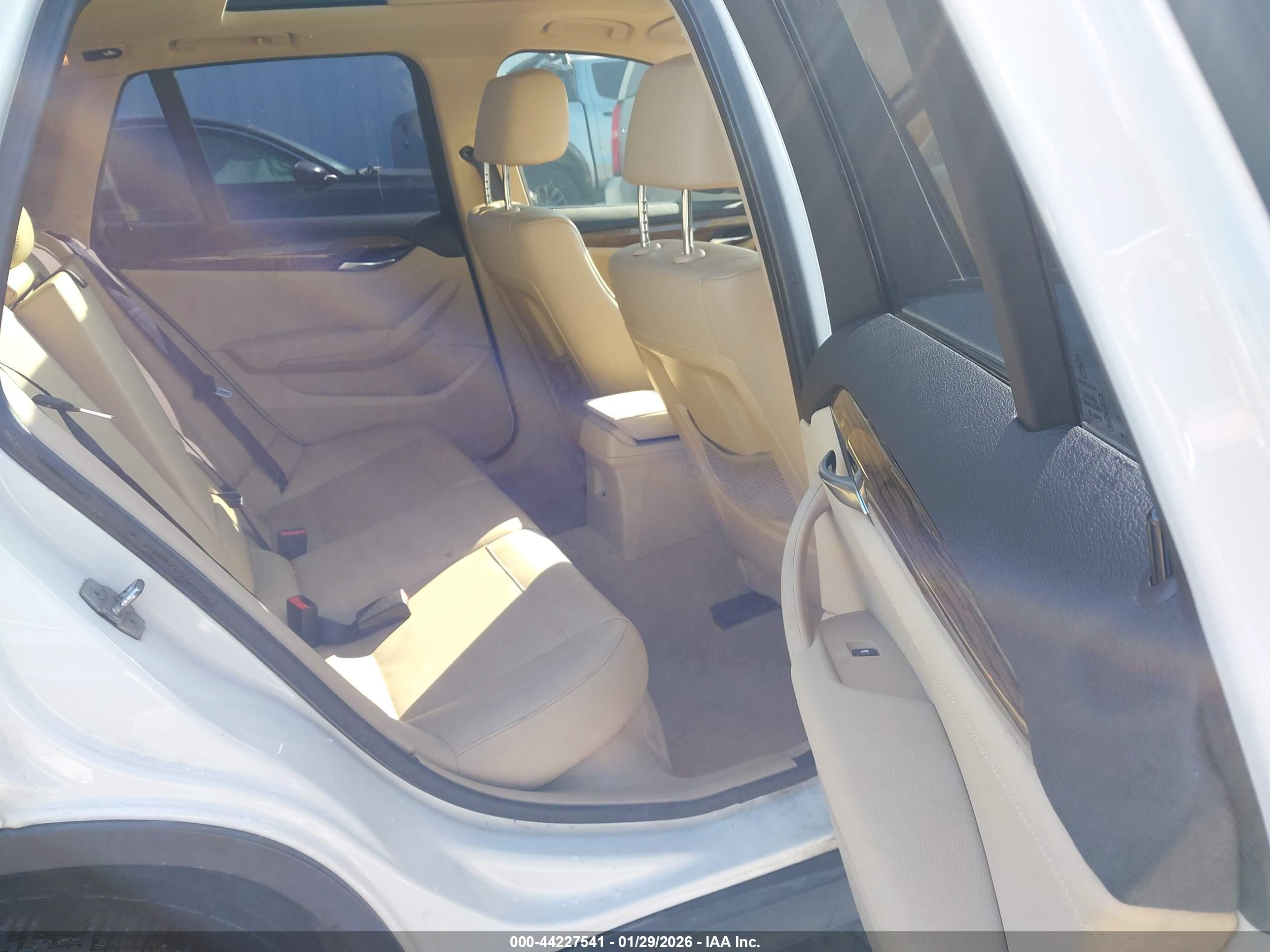 BMW X1 image 8