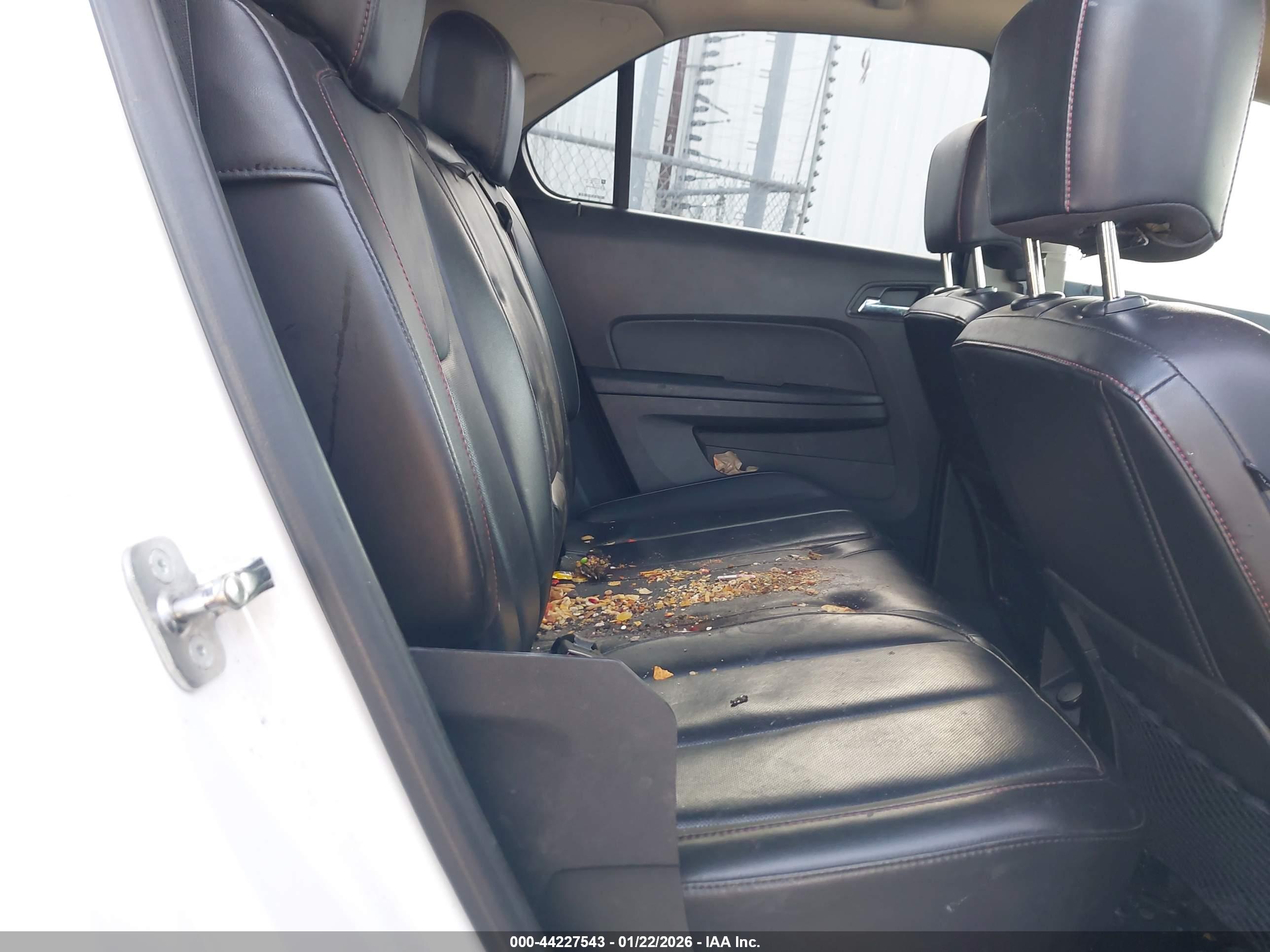 CHEVROLET EQUINOX image 8