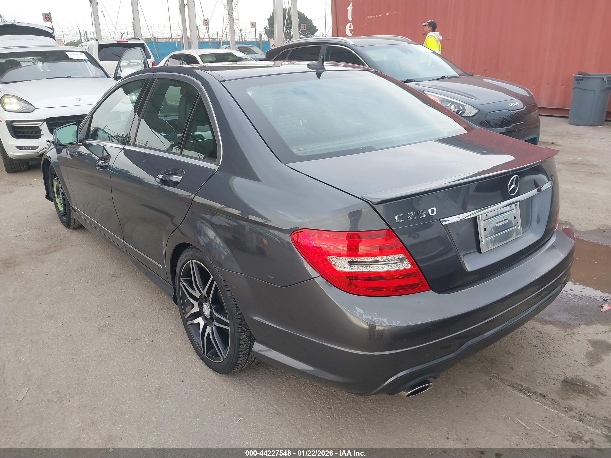 MERCEDES-BENZ C image 3