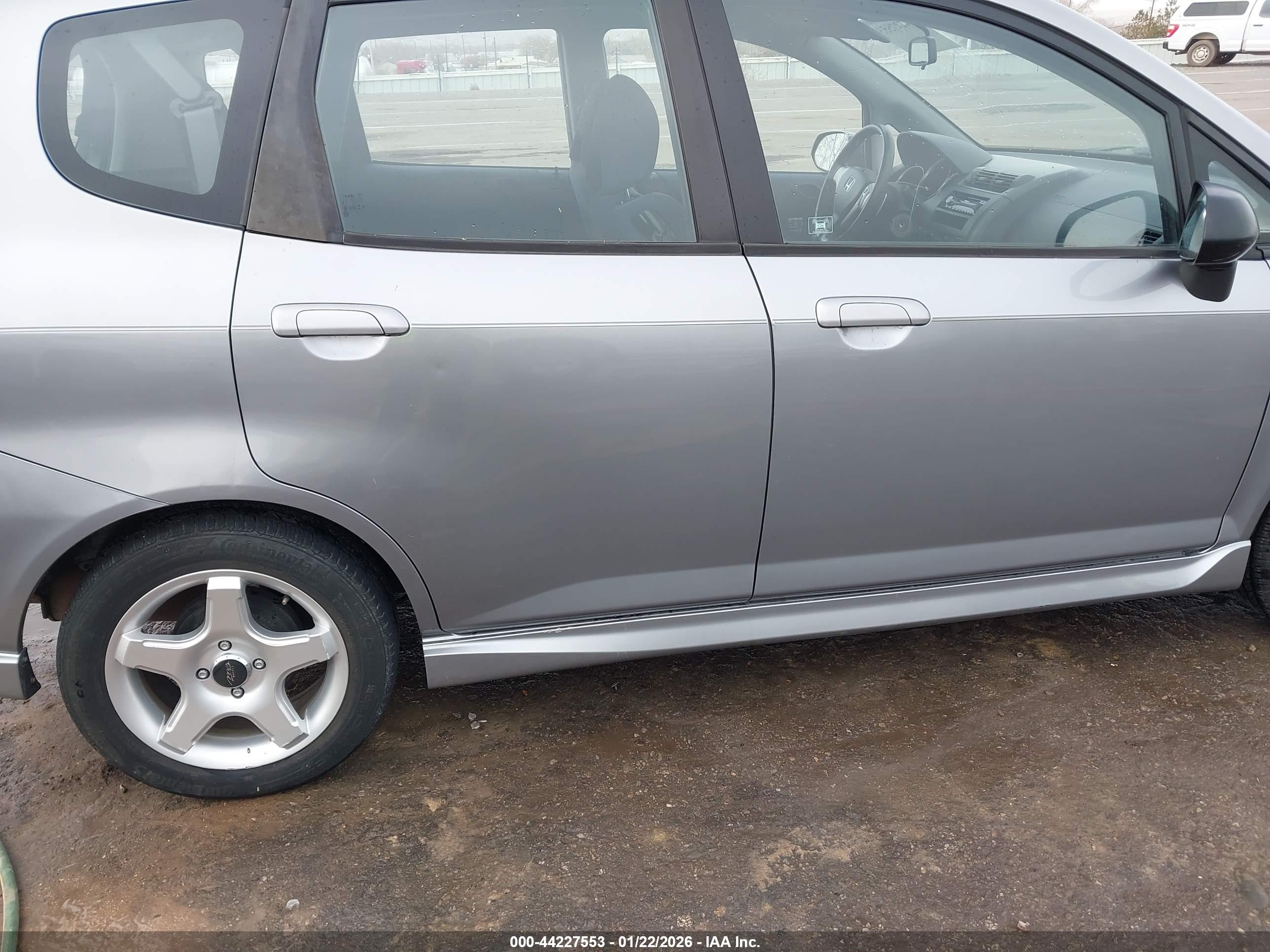 HONDA FIT image 6