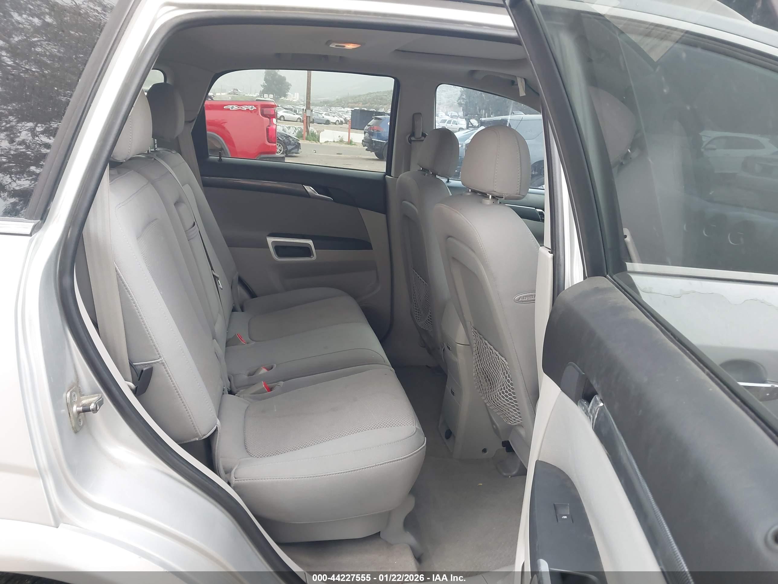 SATURN VUE image 8