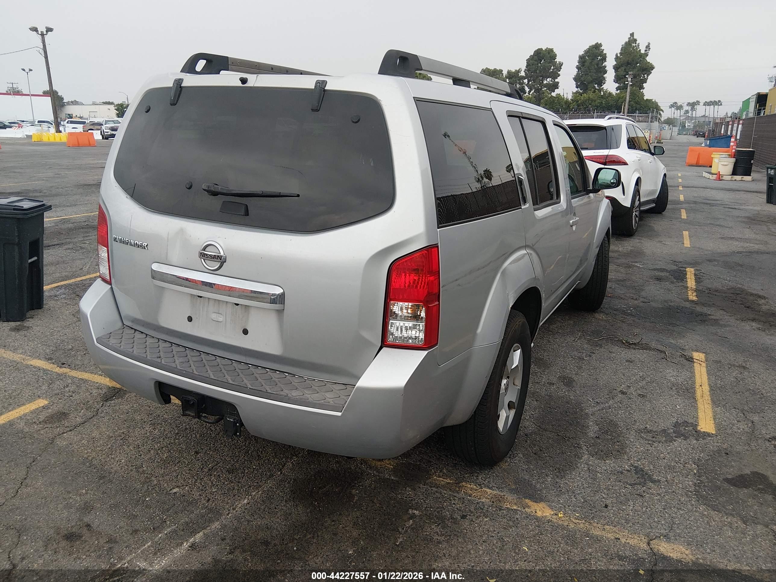 NISSAN PATHFINDER image 4