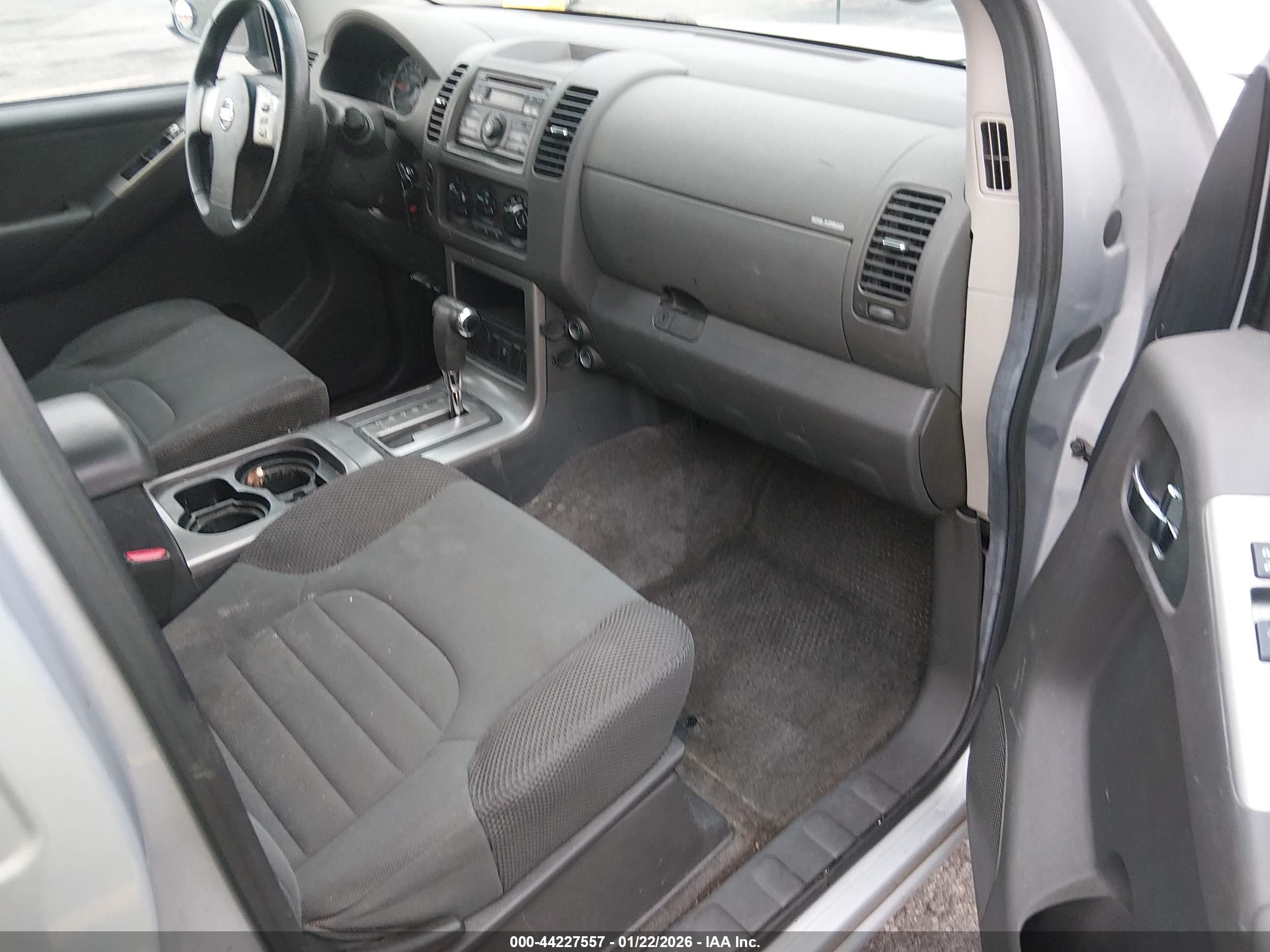NISSAN PATHFINDER image 5