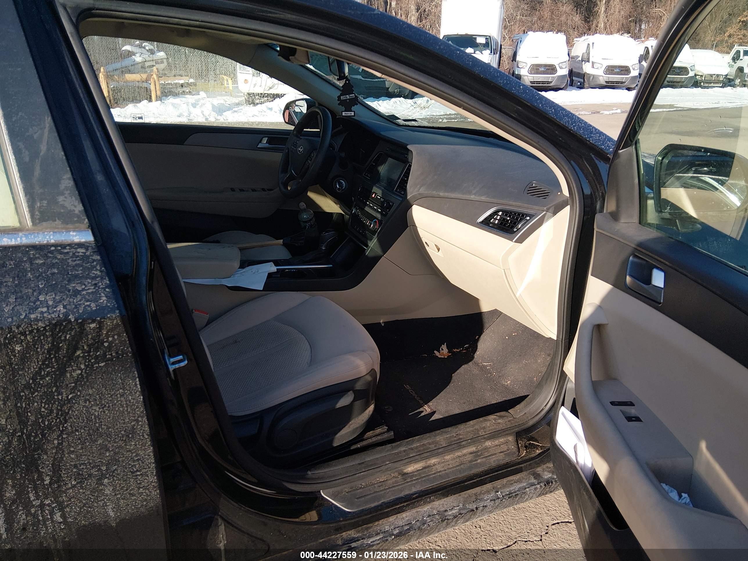 HYUNDAI SONATA image 5