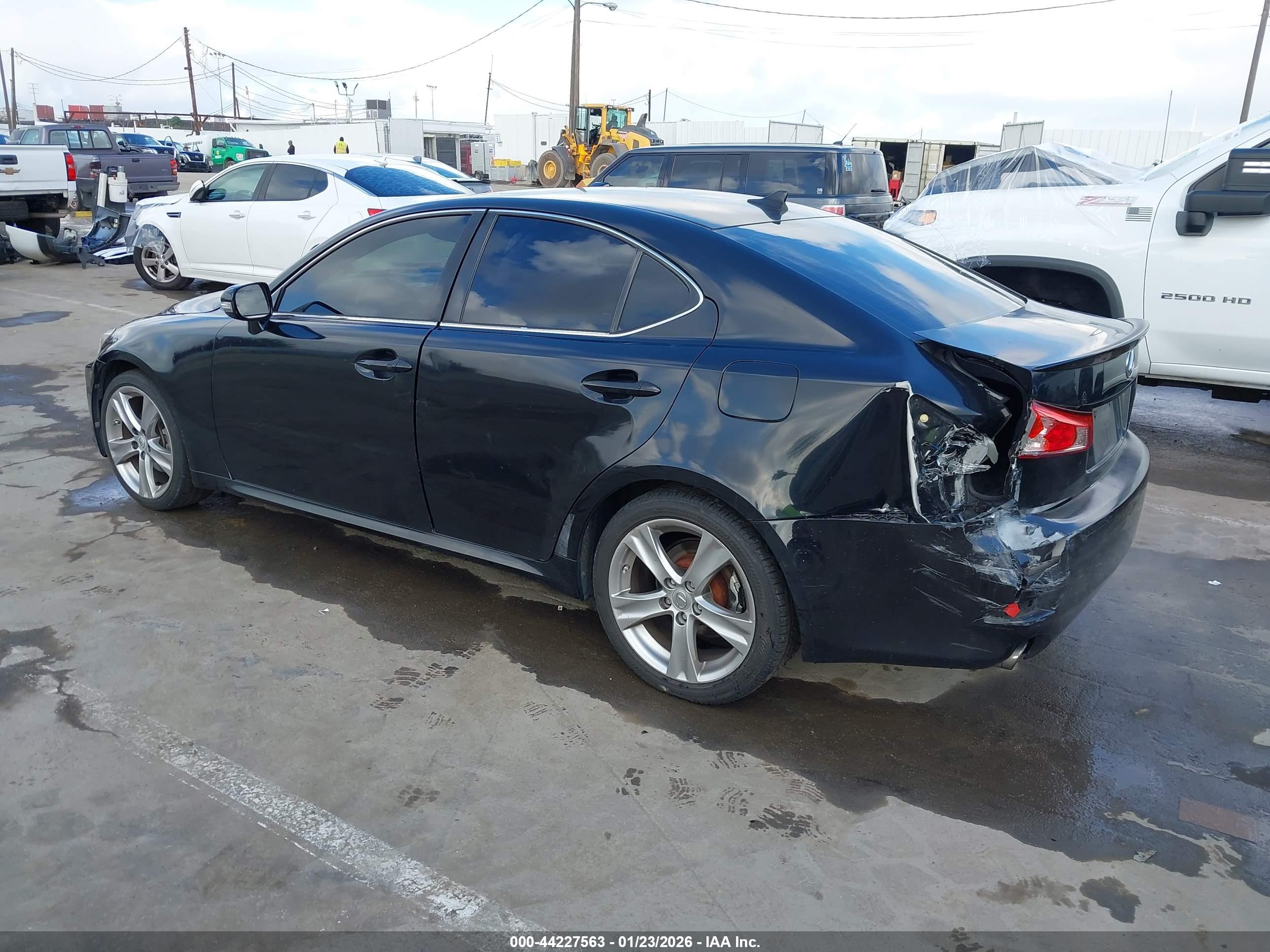 LEXUS IS image 3
