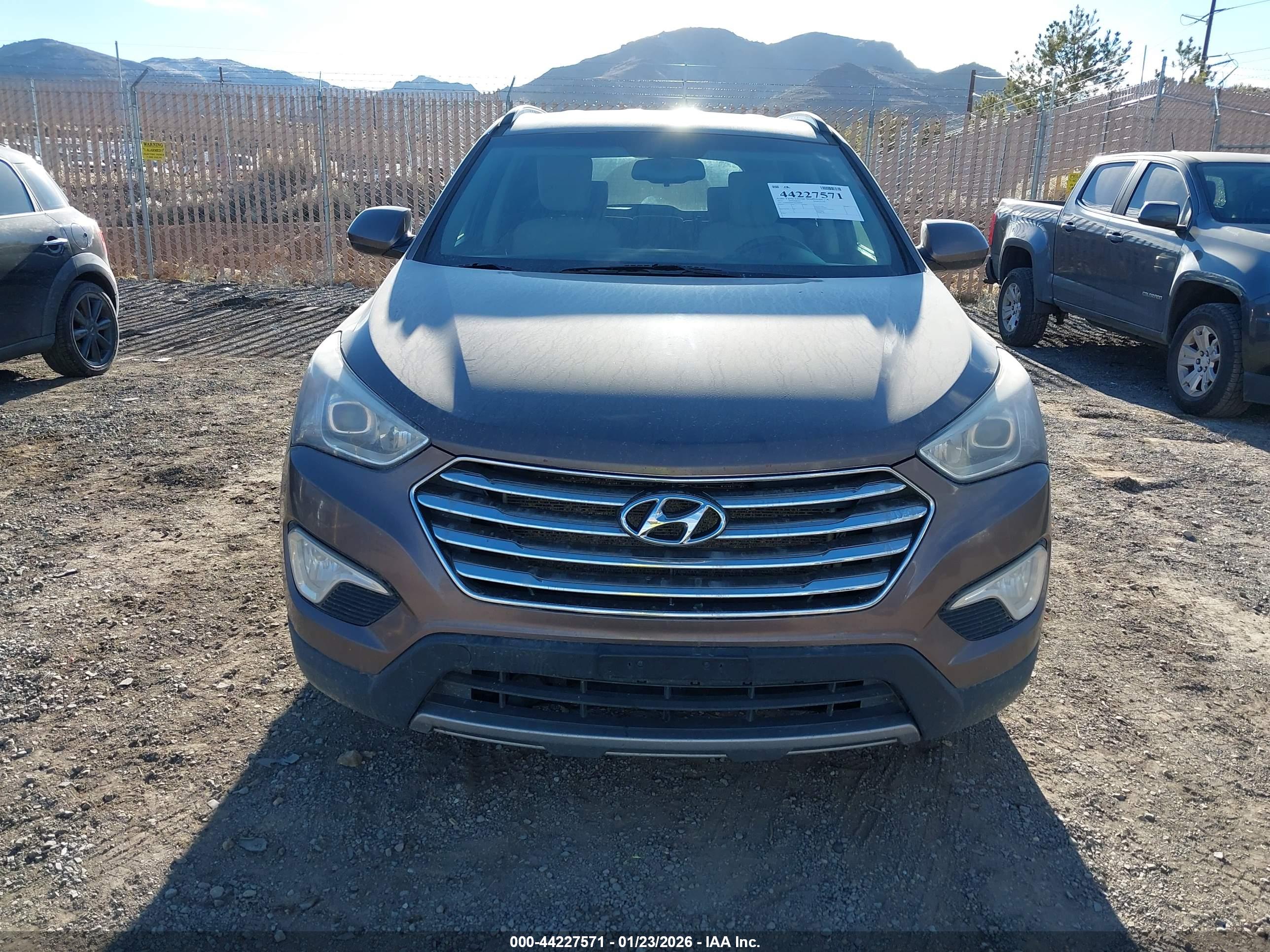 HYUNDAI SANTA image 6