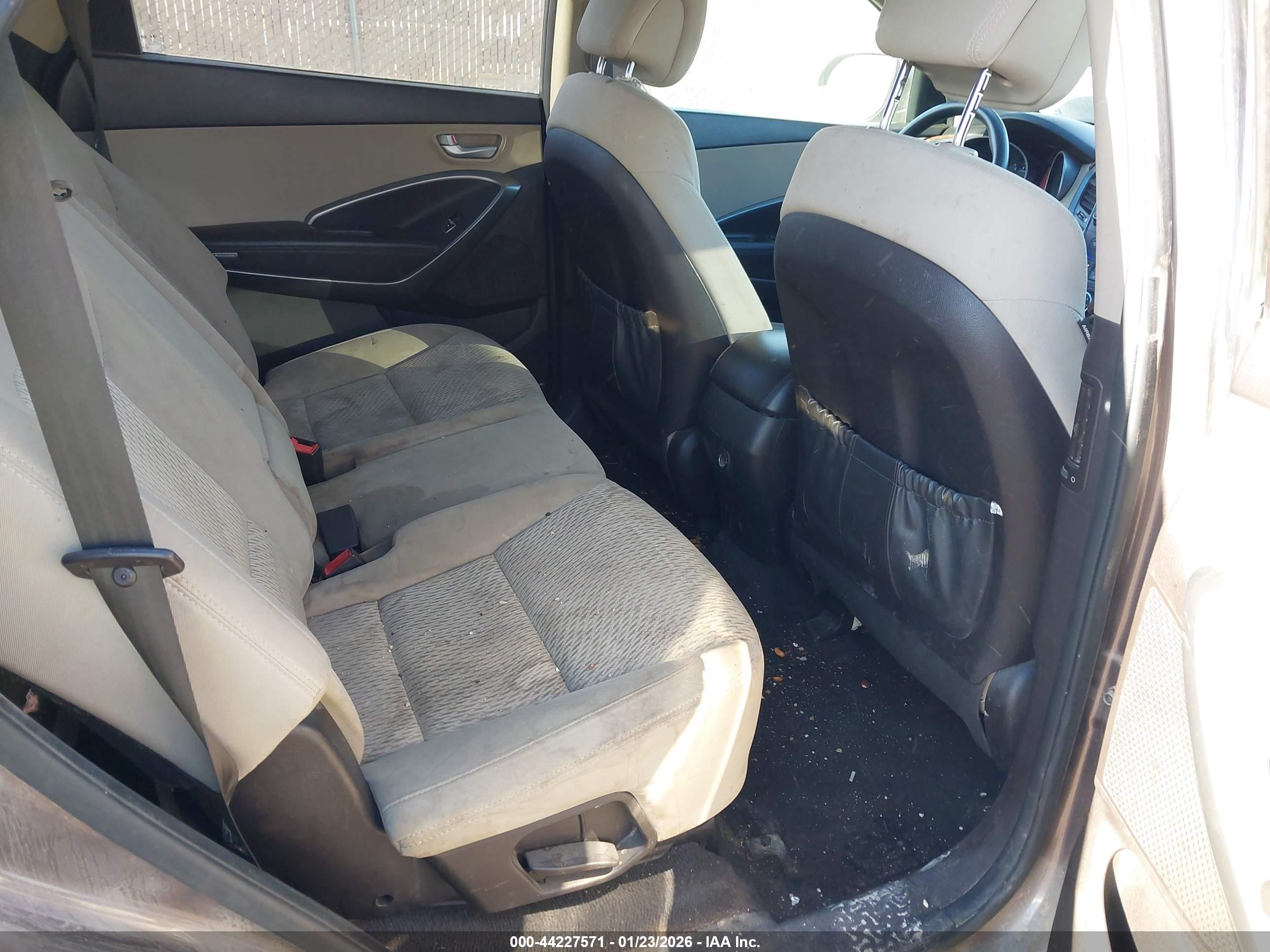 HYUNDAI SANTA image 8
