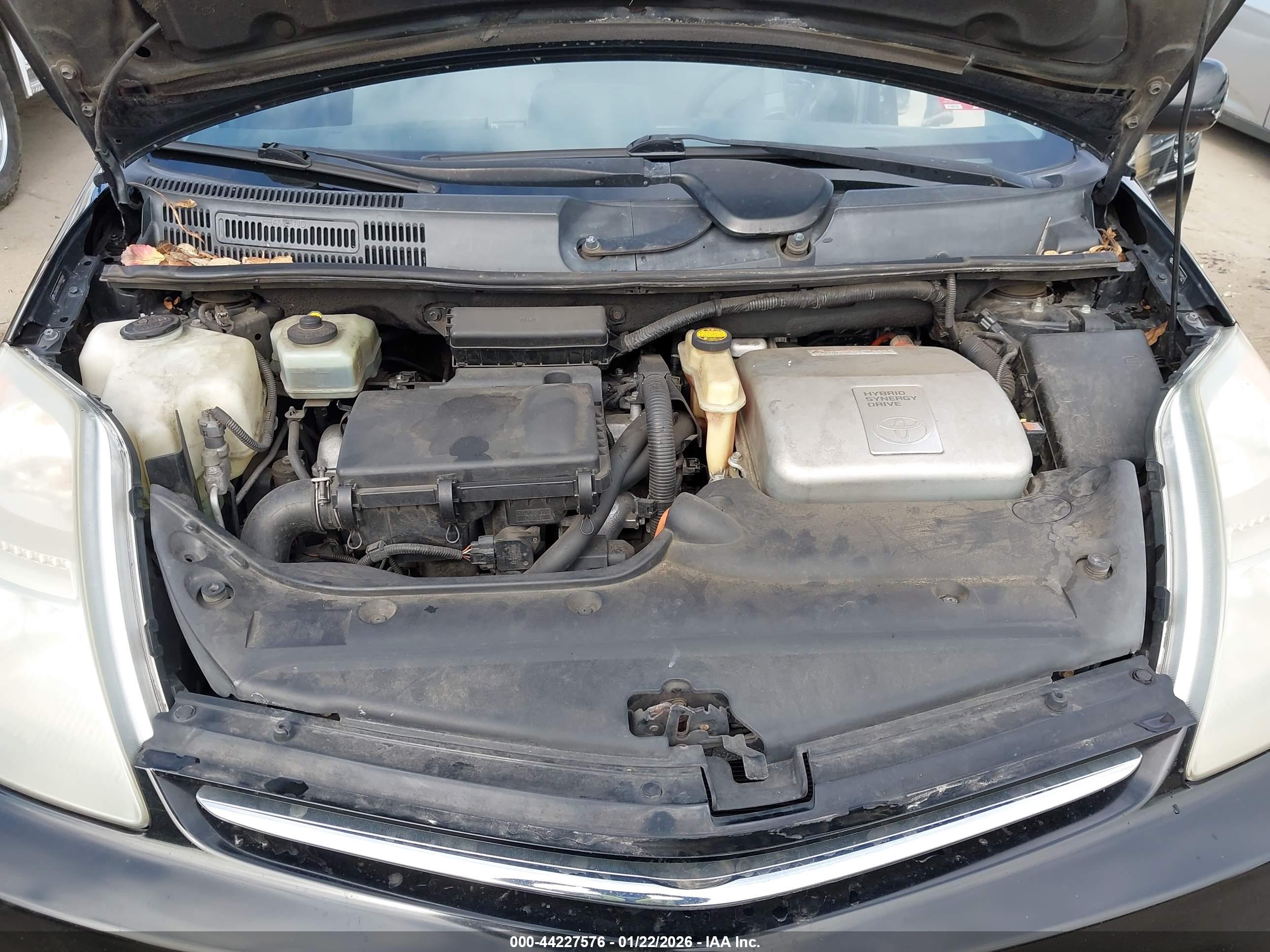 TOYOTA PRIUS image 10