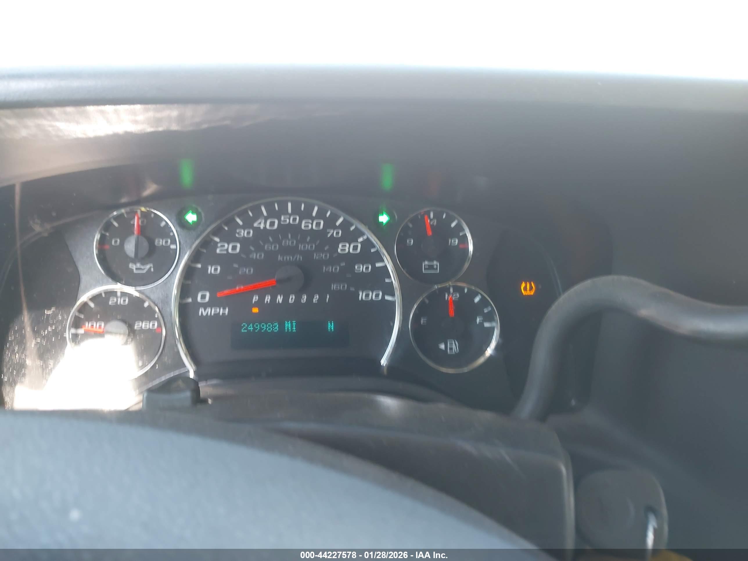 CHEVROLET EXPRESS image 7