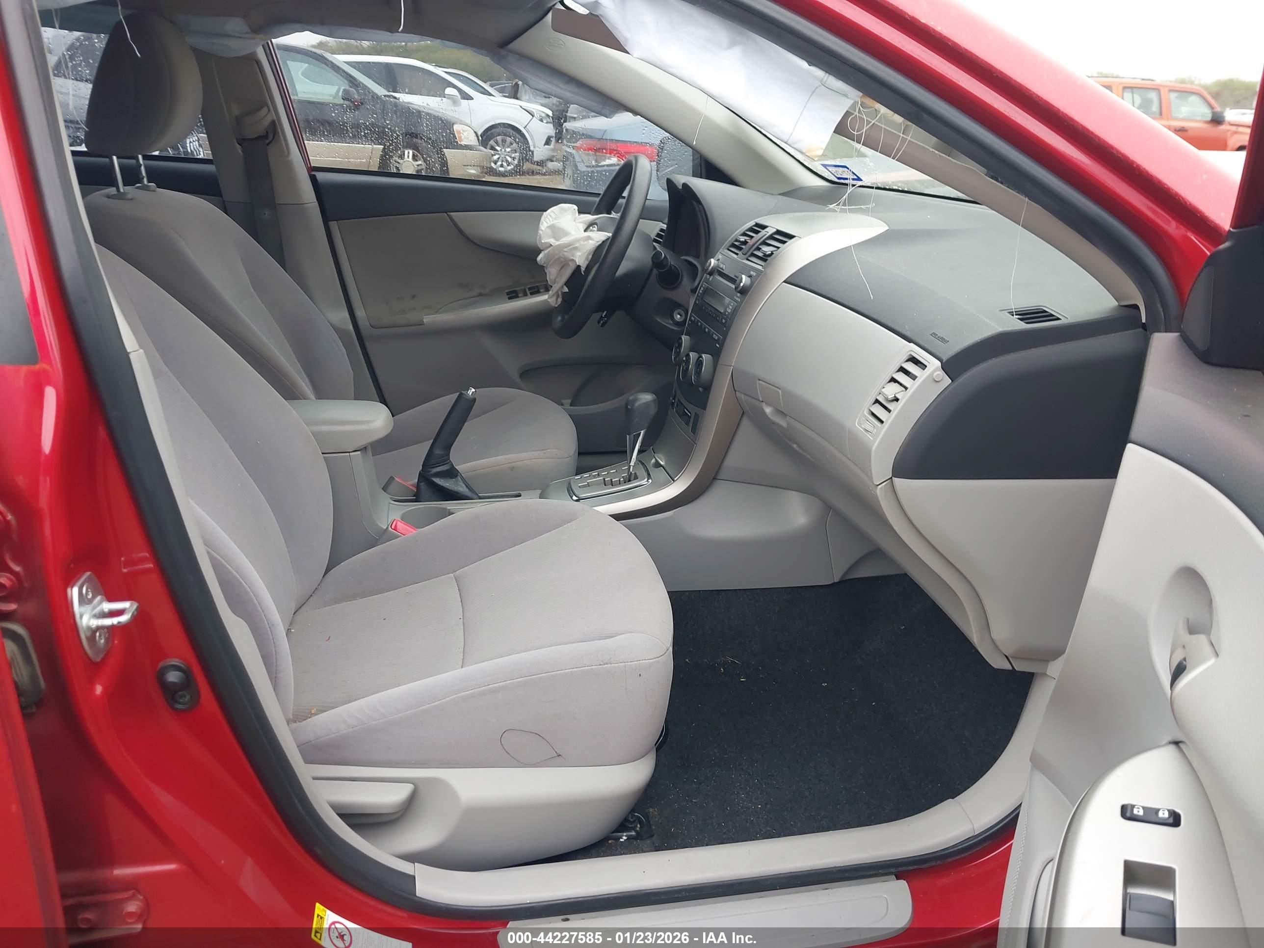 TOYOTA COROLLA image 5