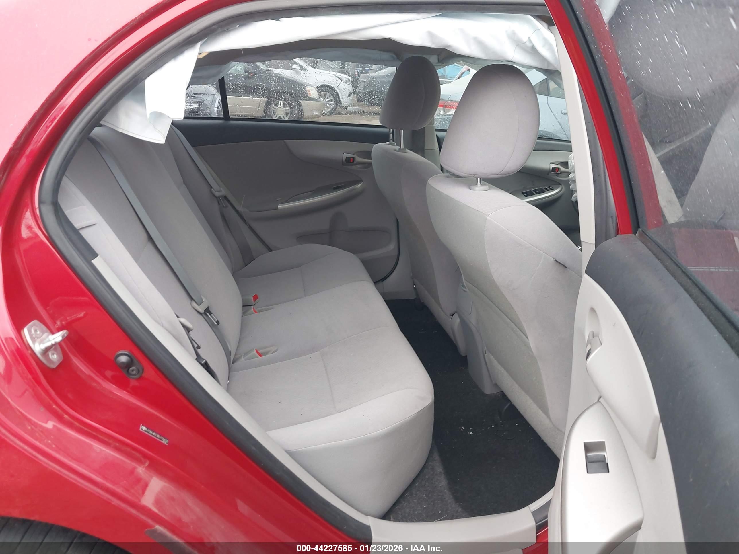 TOYOTA COROLLA image 8