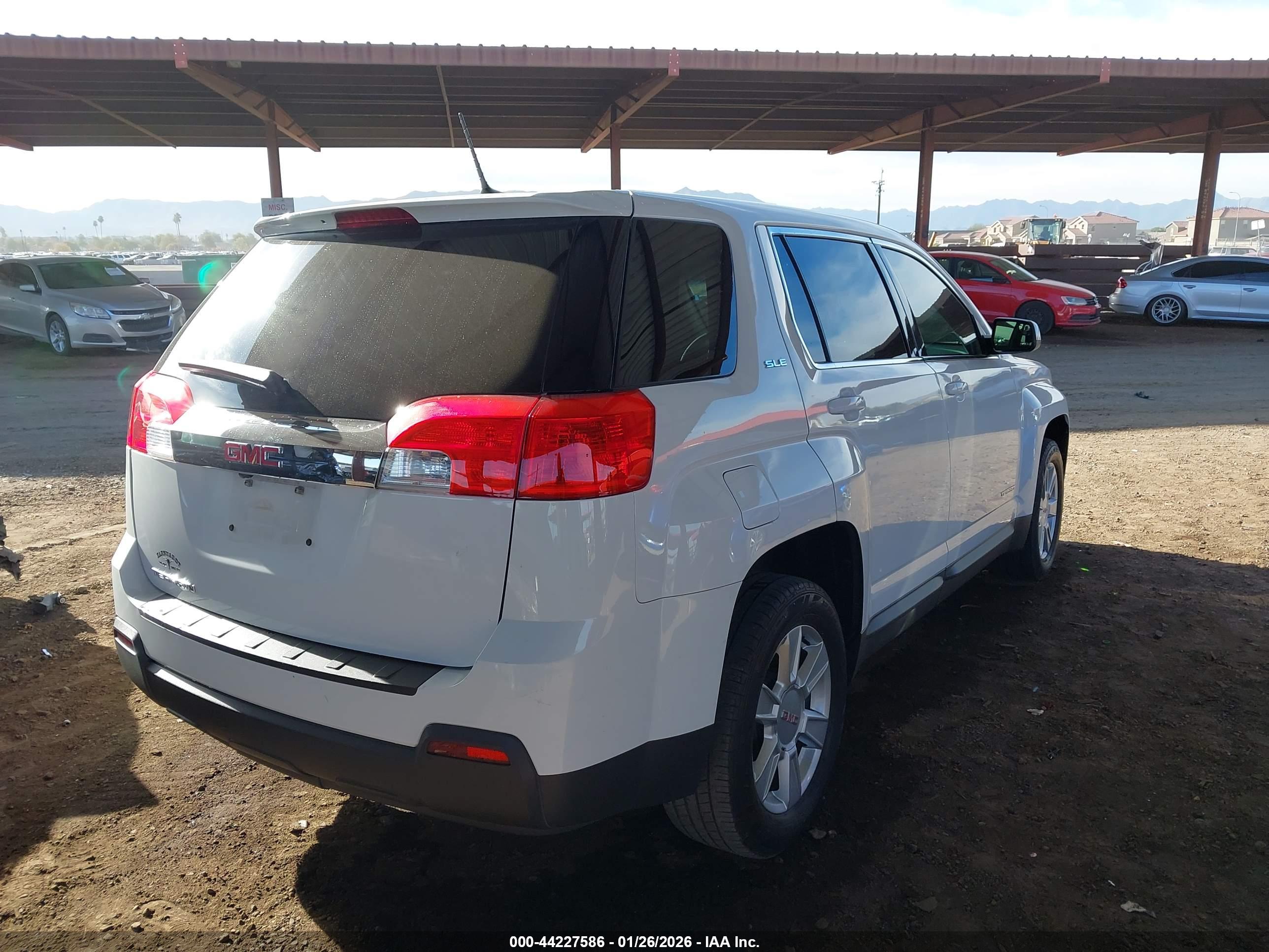 GMC TERRAIN image 4