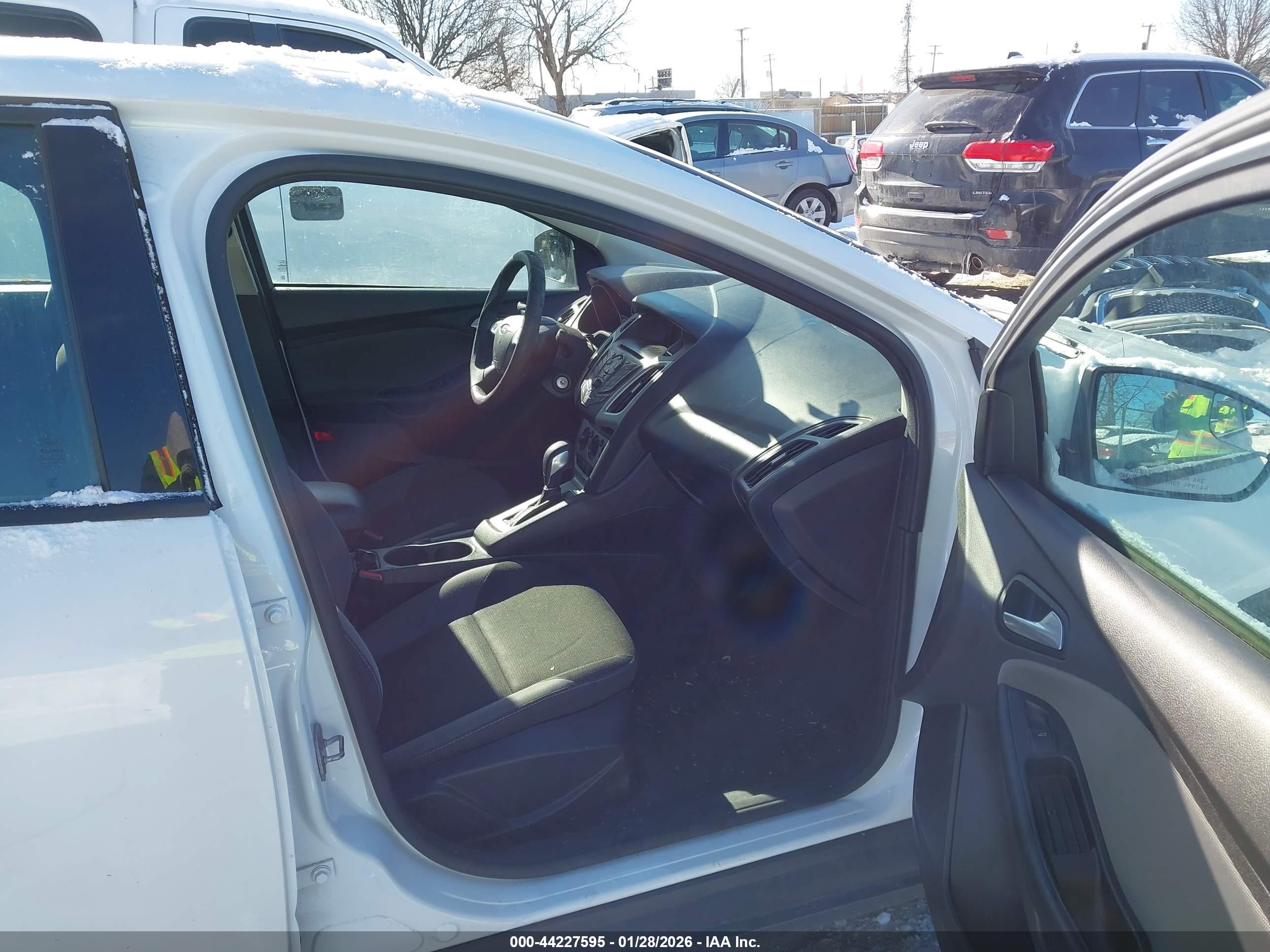 FORD FOCUS image 5