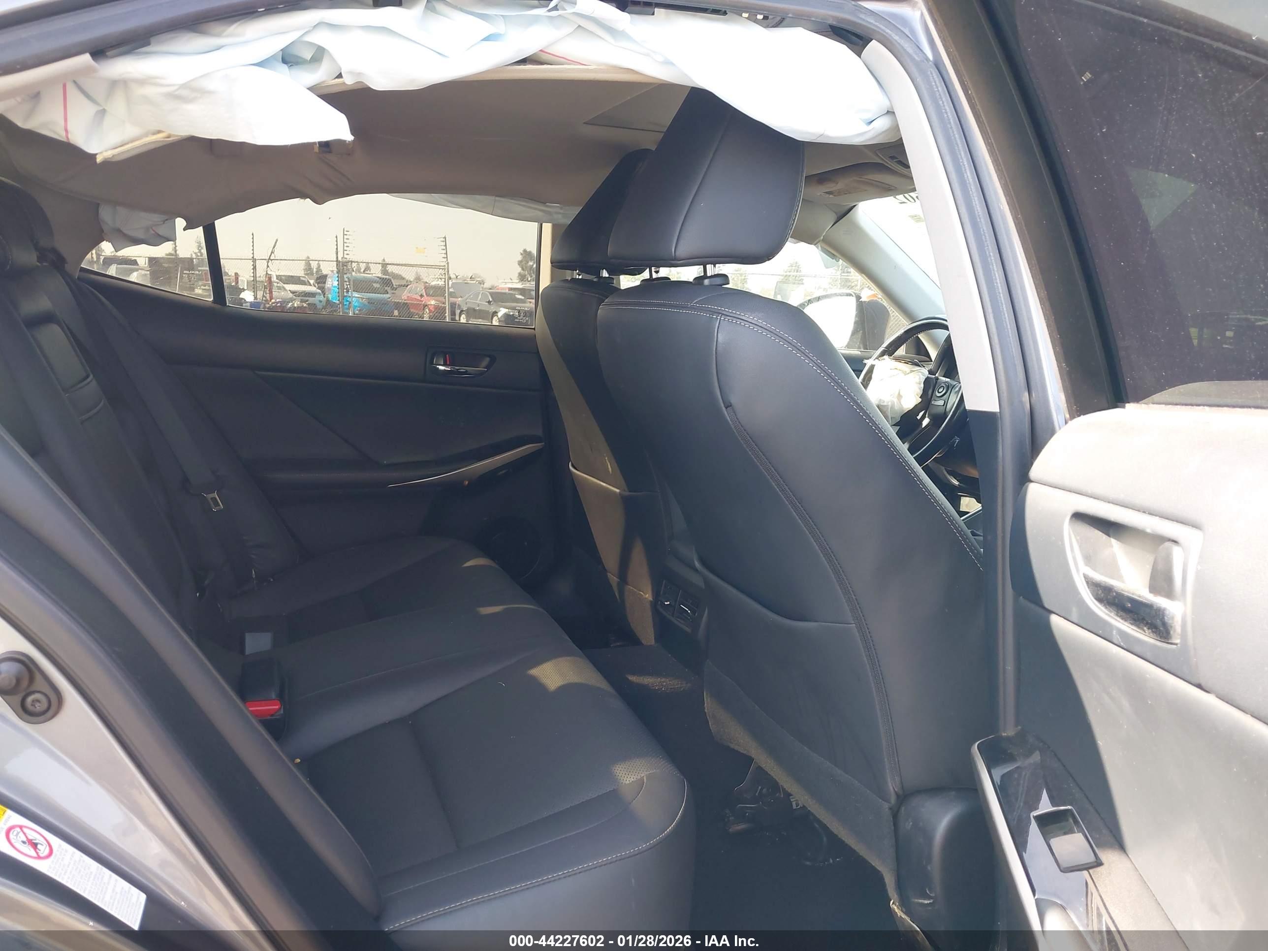 LEXUS IS image 8
