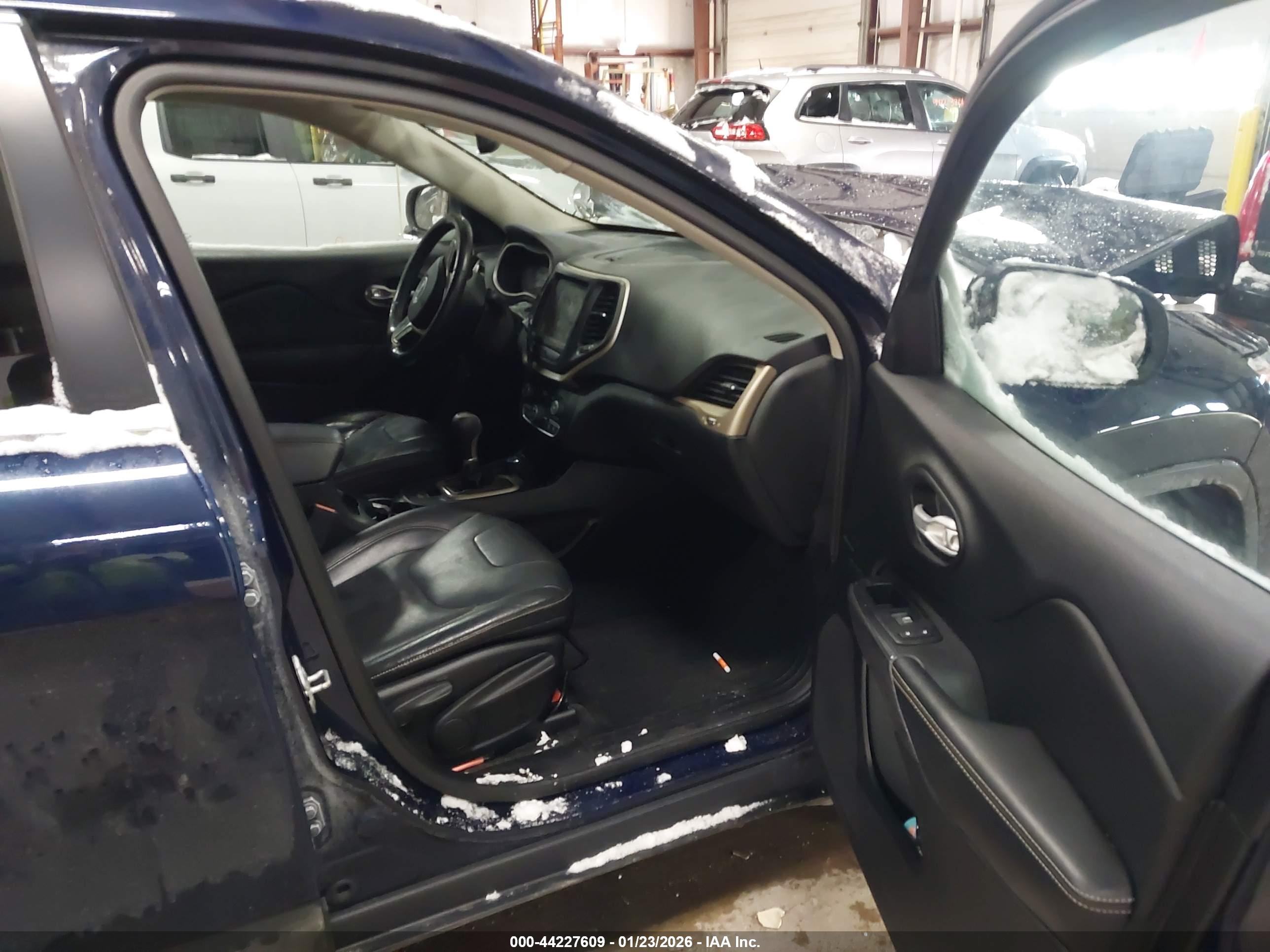JEEP CHEROKEE image 5