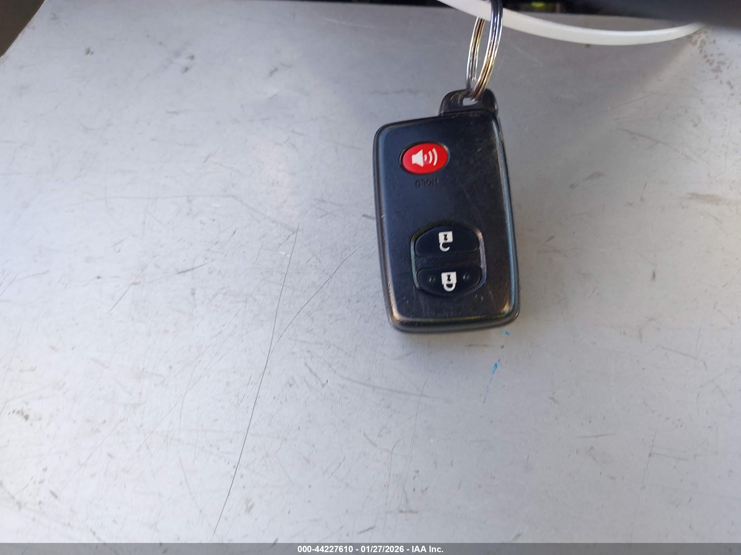 TOYOTA PRIUS image 11