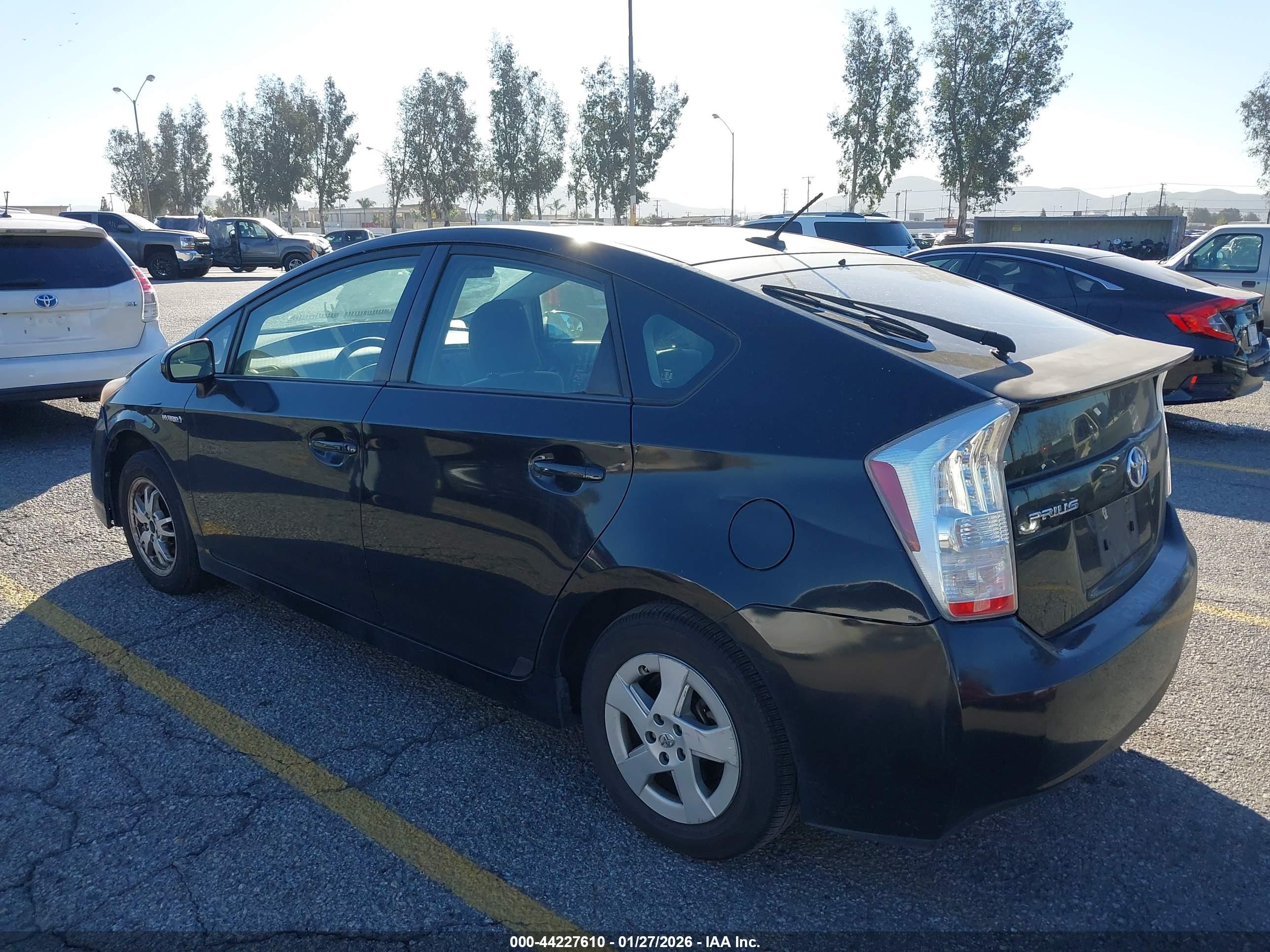 TOYOTA PRIUS image 3
