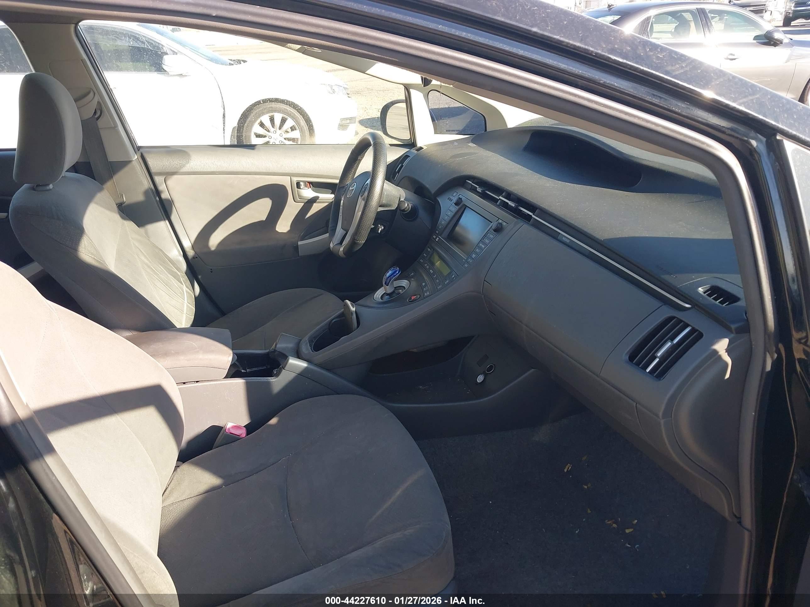 TOYOTA PRIUS image 5