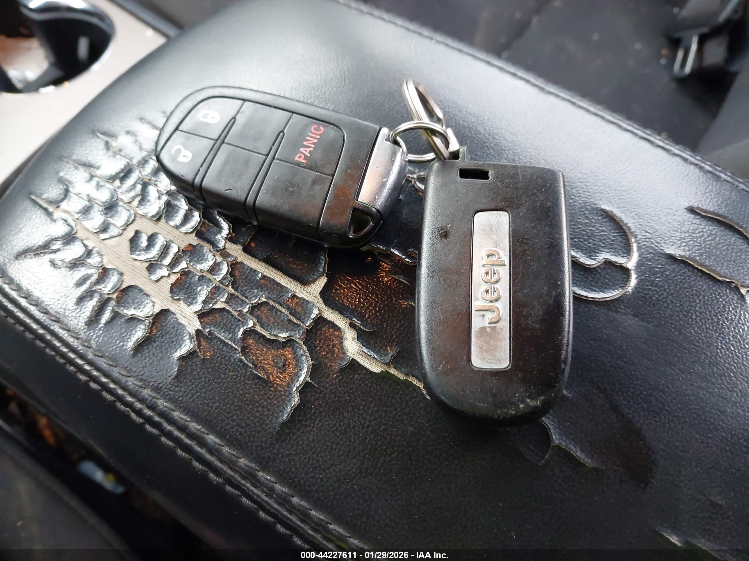 JEEP GRAND image 11