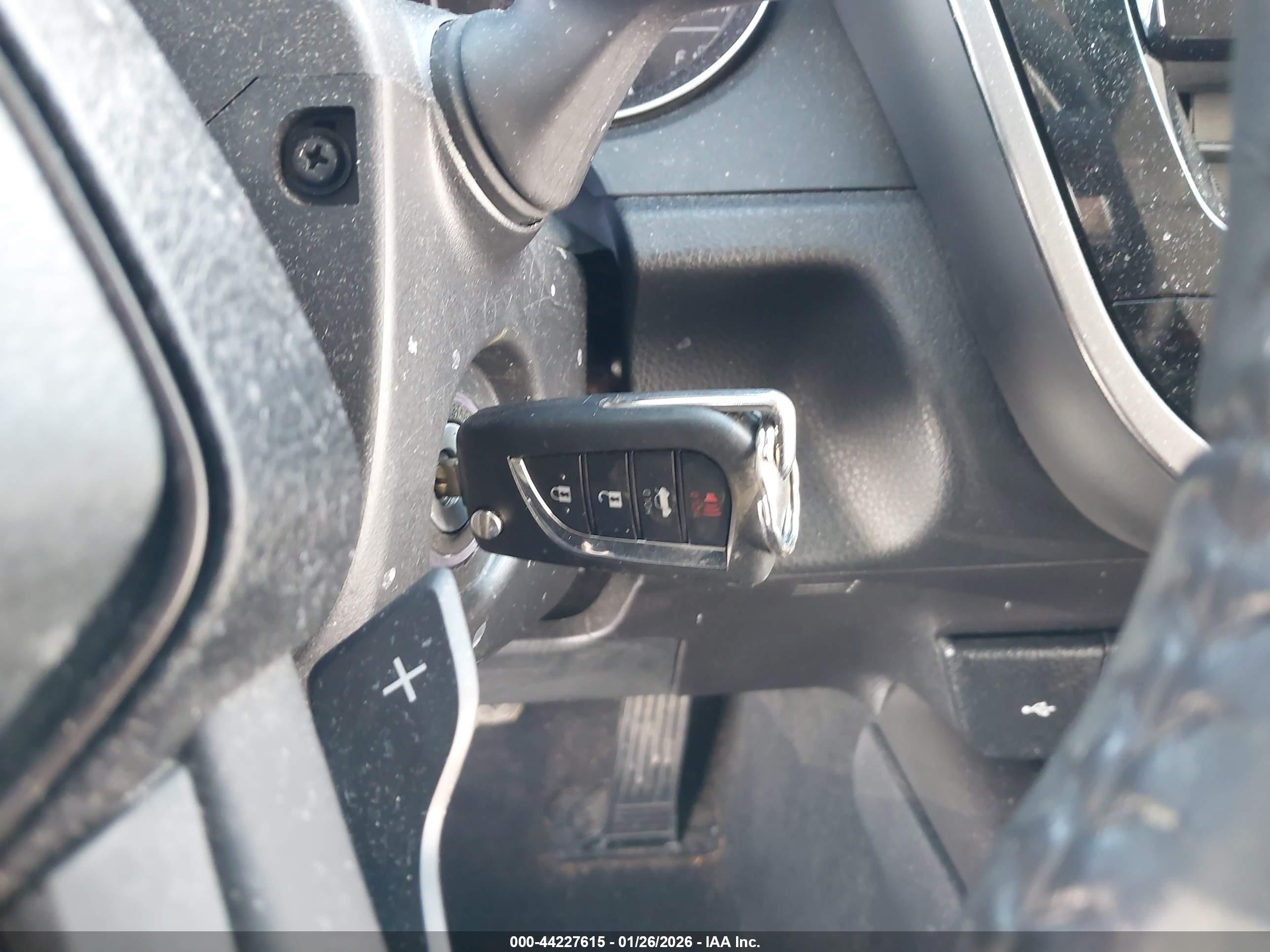 TOYOTA CAMRY image 11
