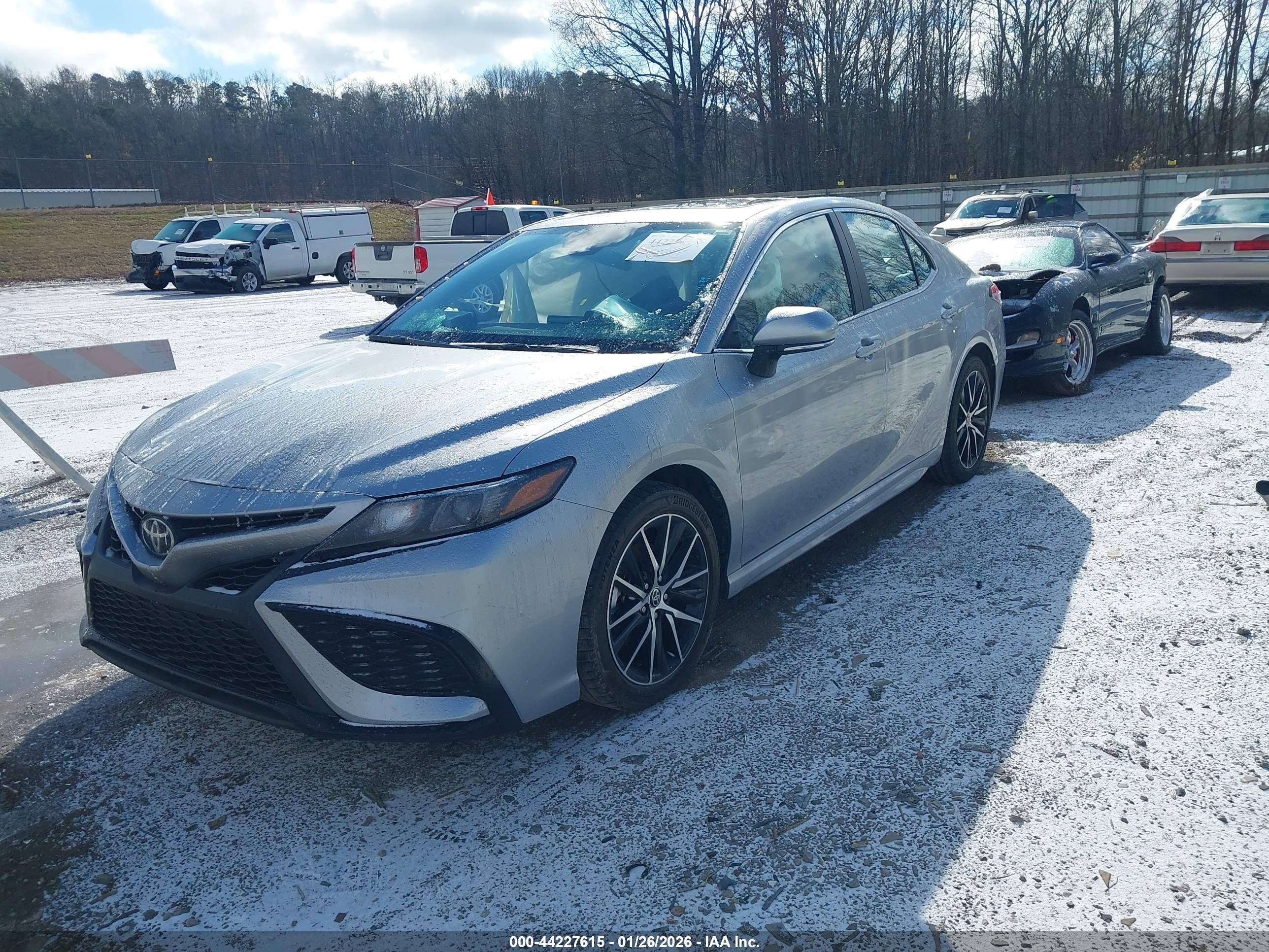 TOYOTA CAMRY image 2