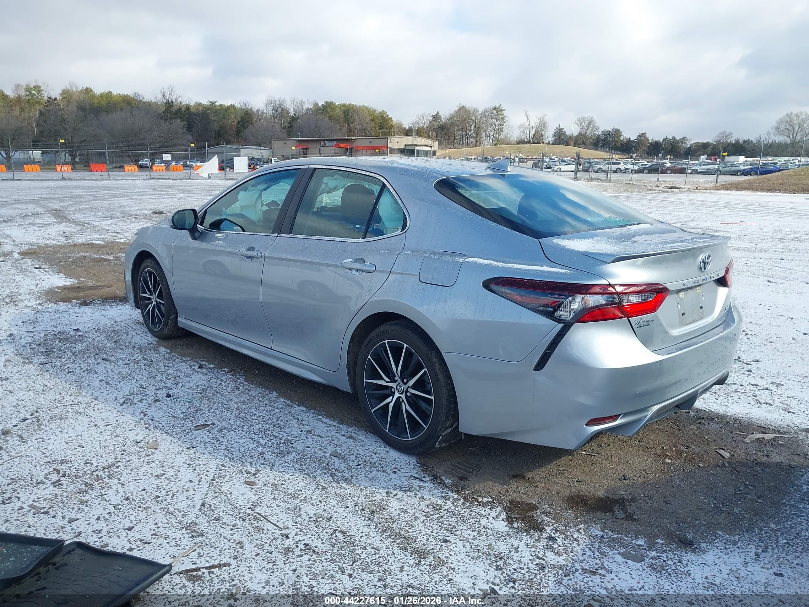 TOYOTA CAMRY image 3