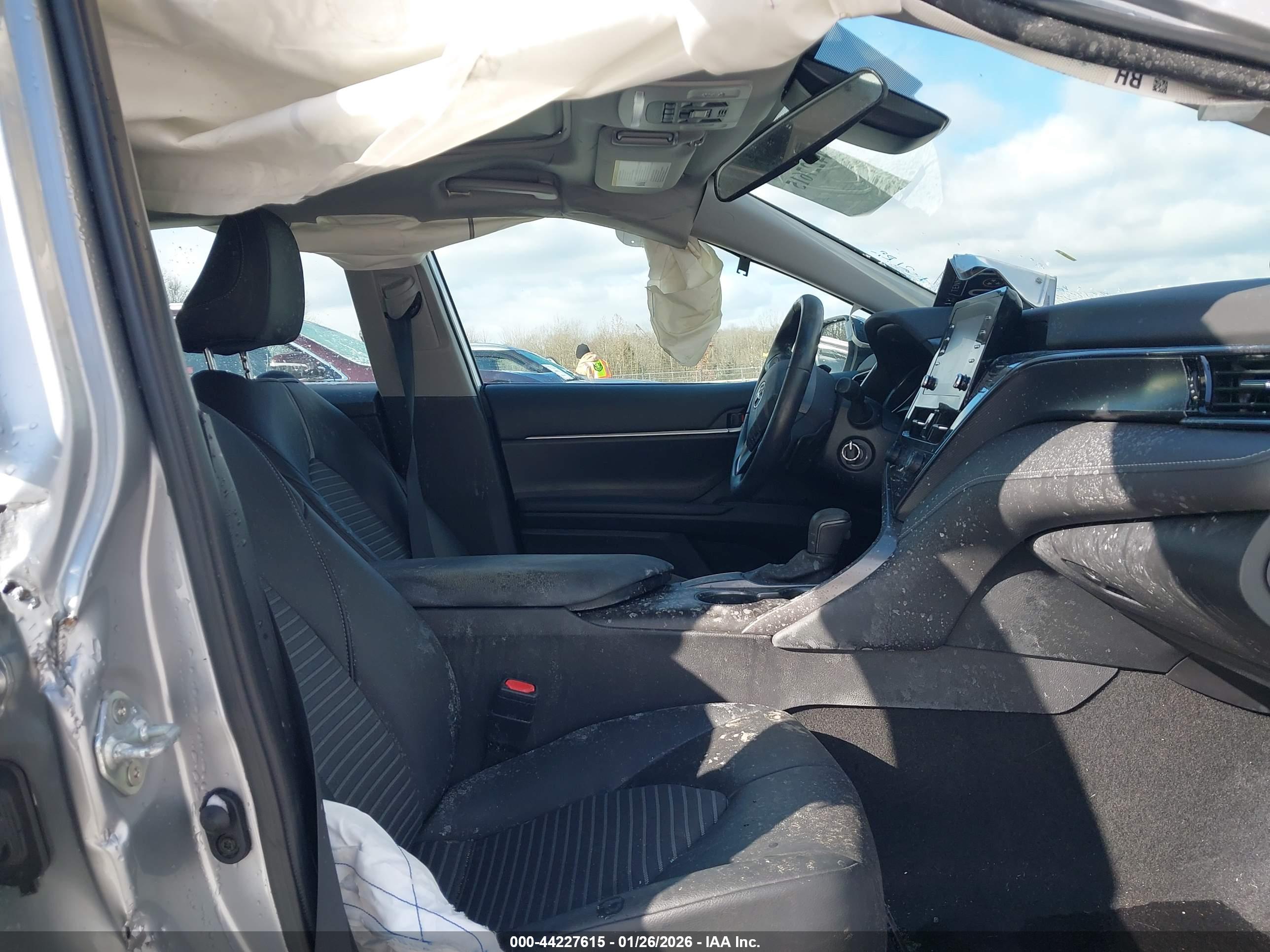 TOYOTA CAMRY image 5