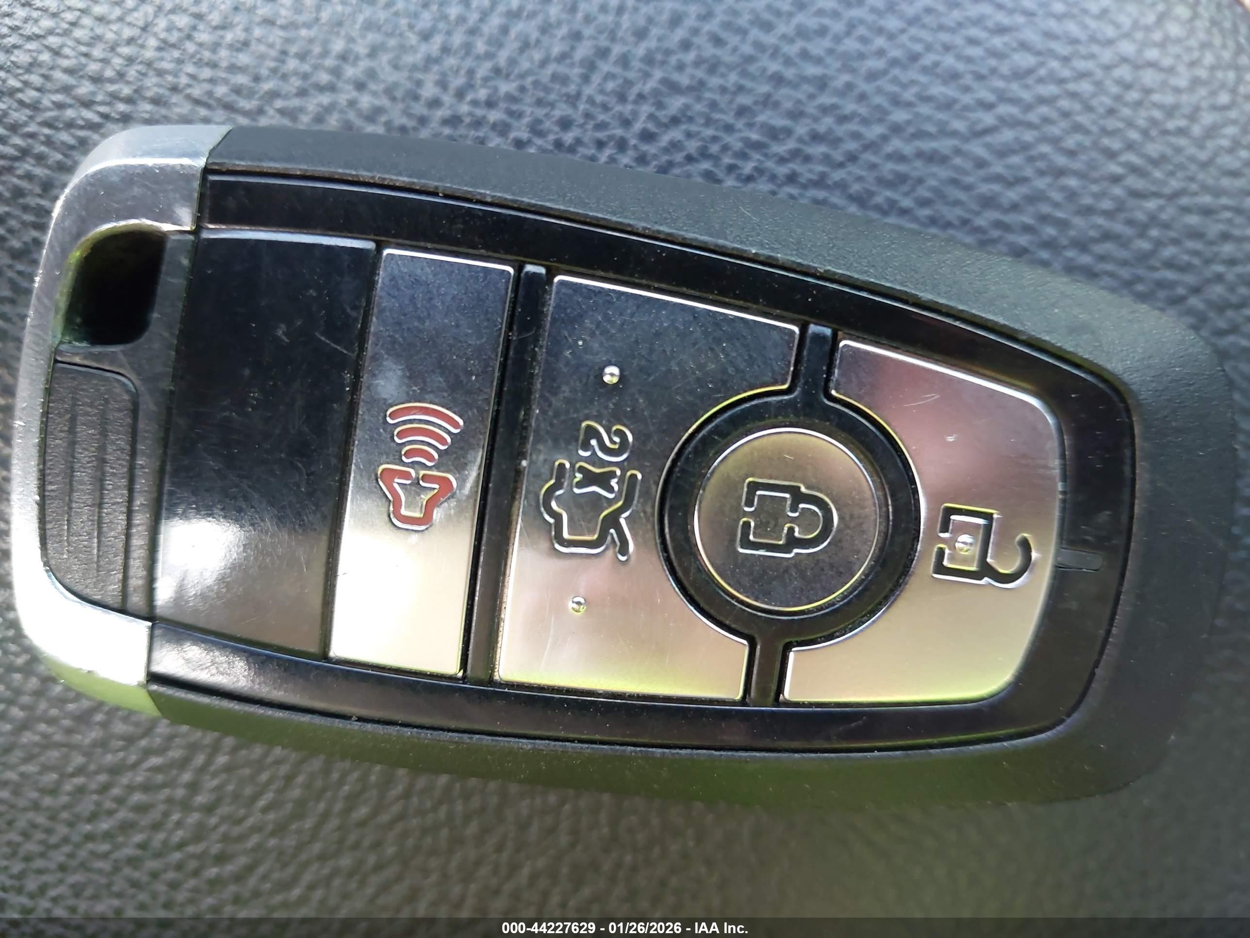 FORD FUSION image 11