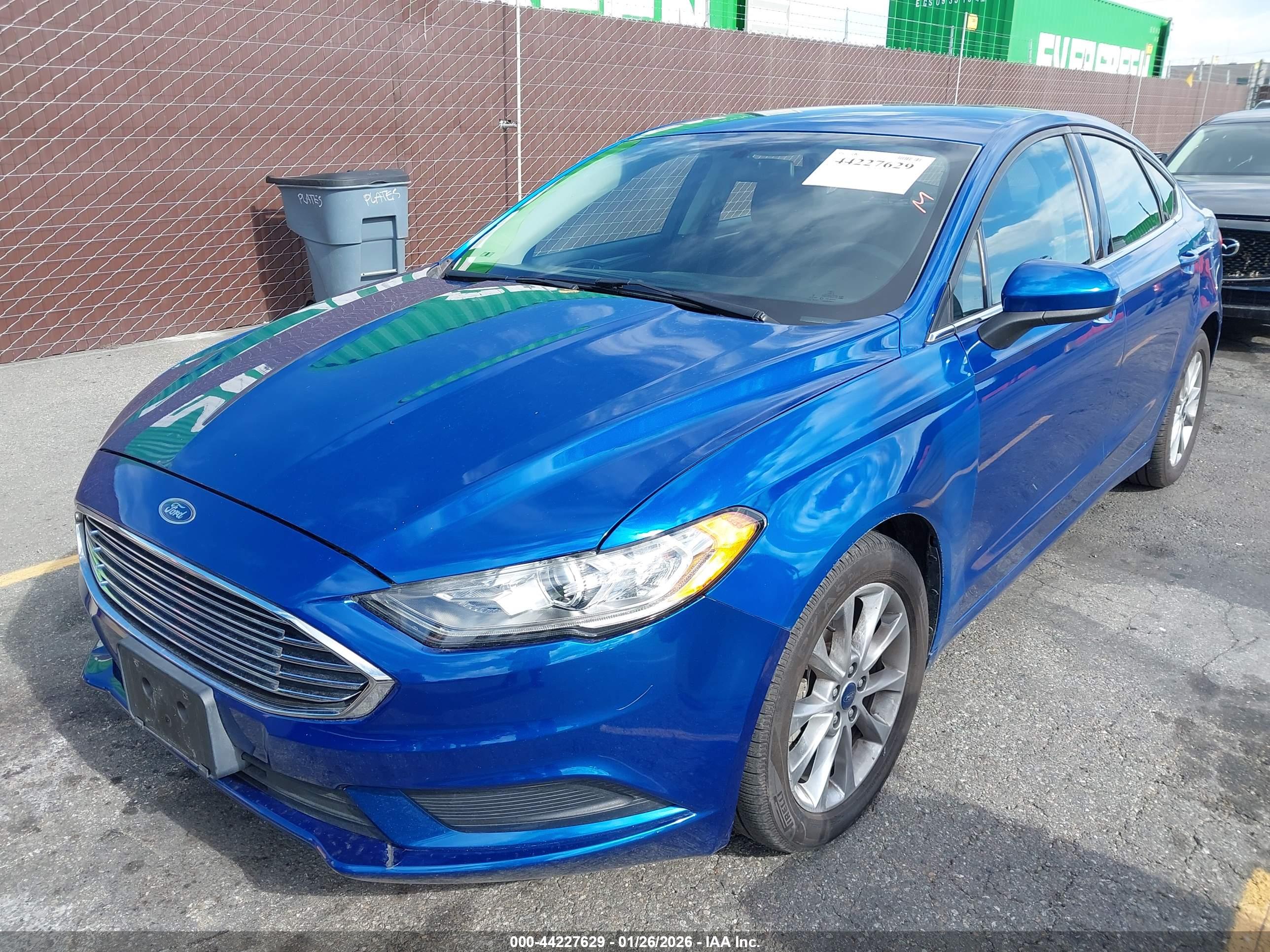 FORD FUSION image 2
