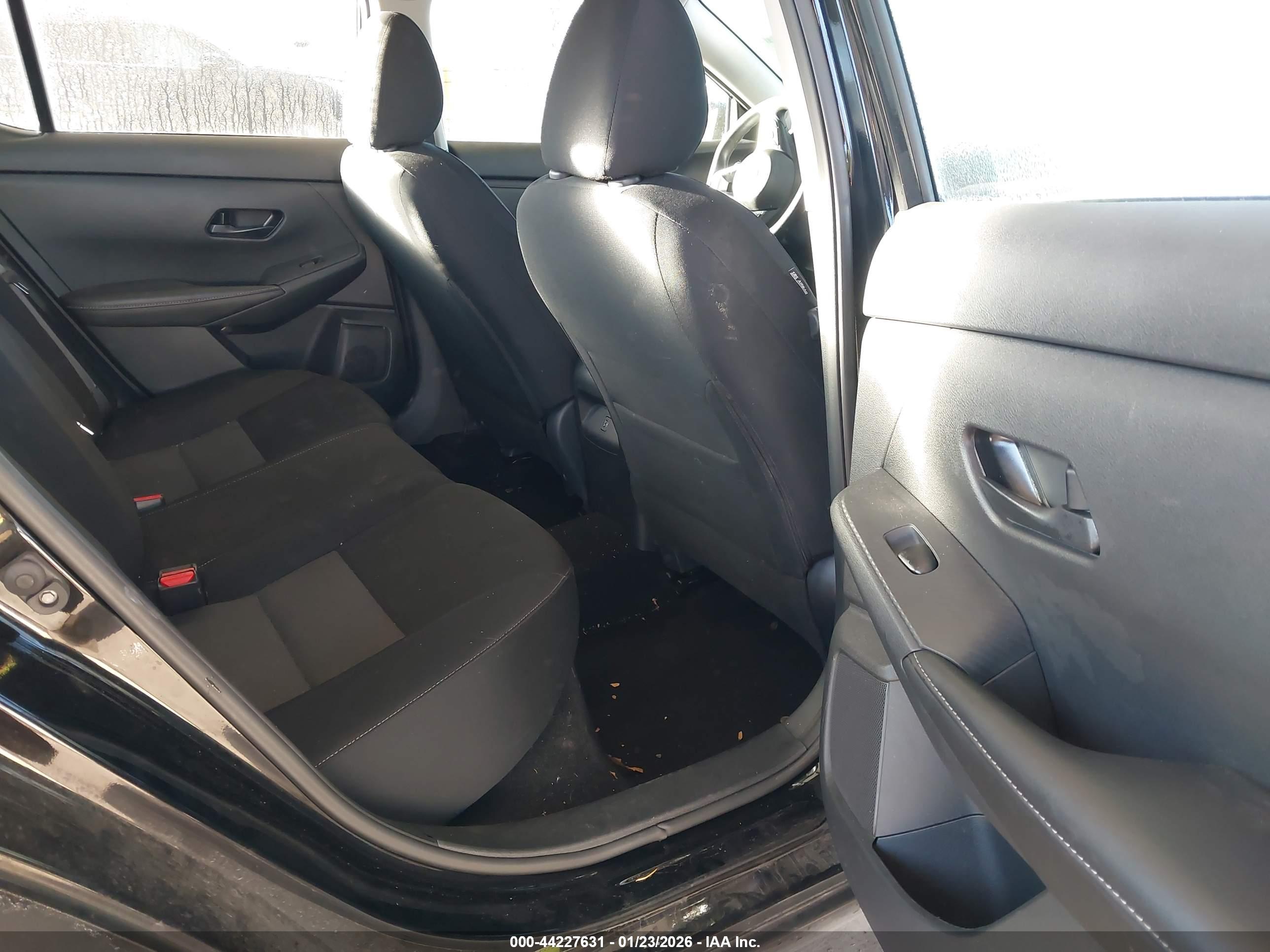 NISSAN SENTRA image 8