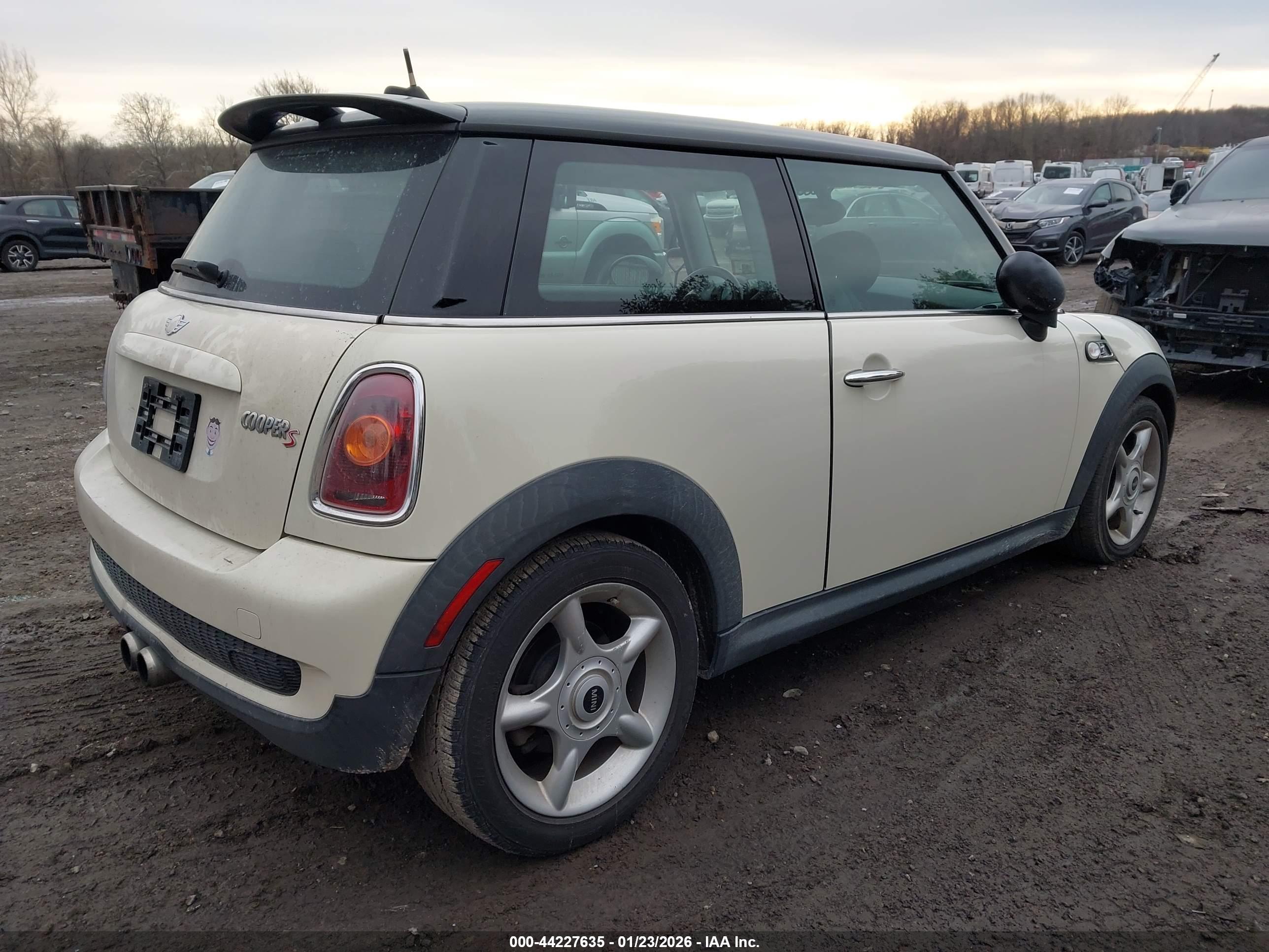 MINI COOPER image 4