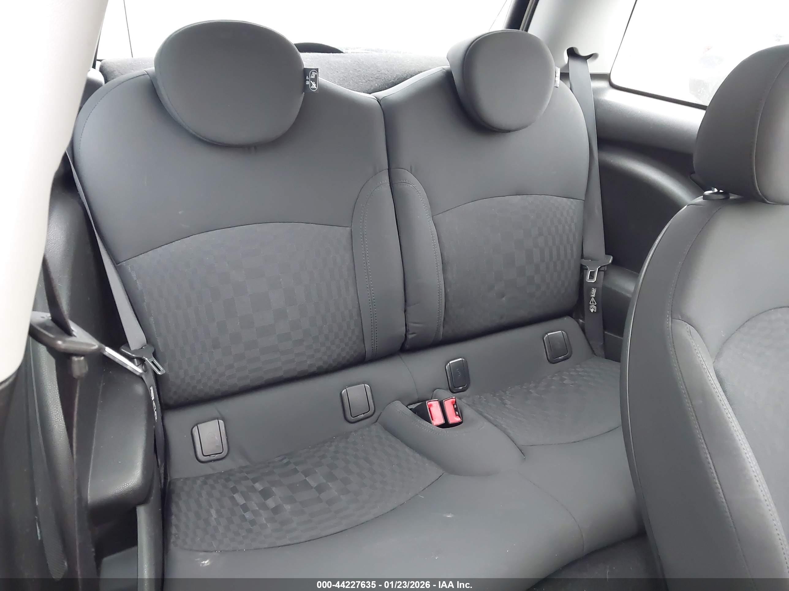 MINI COOPER image 8