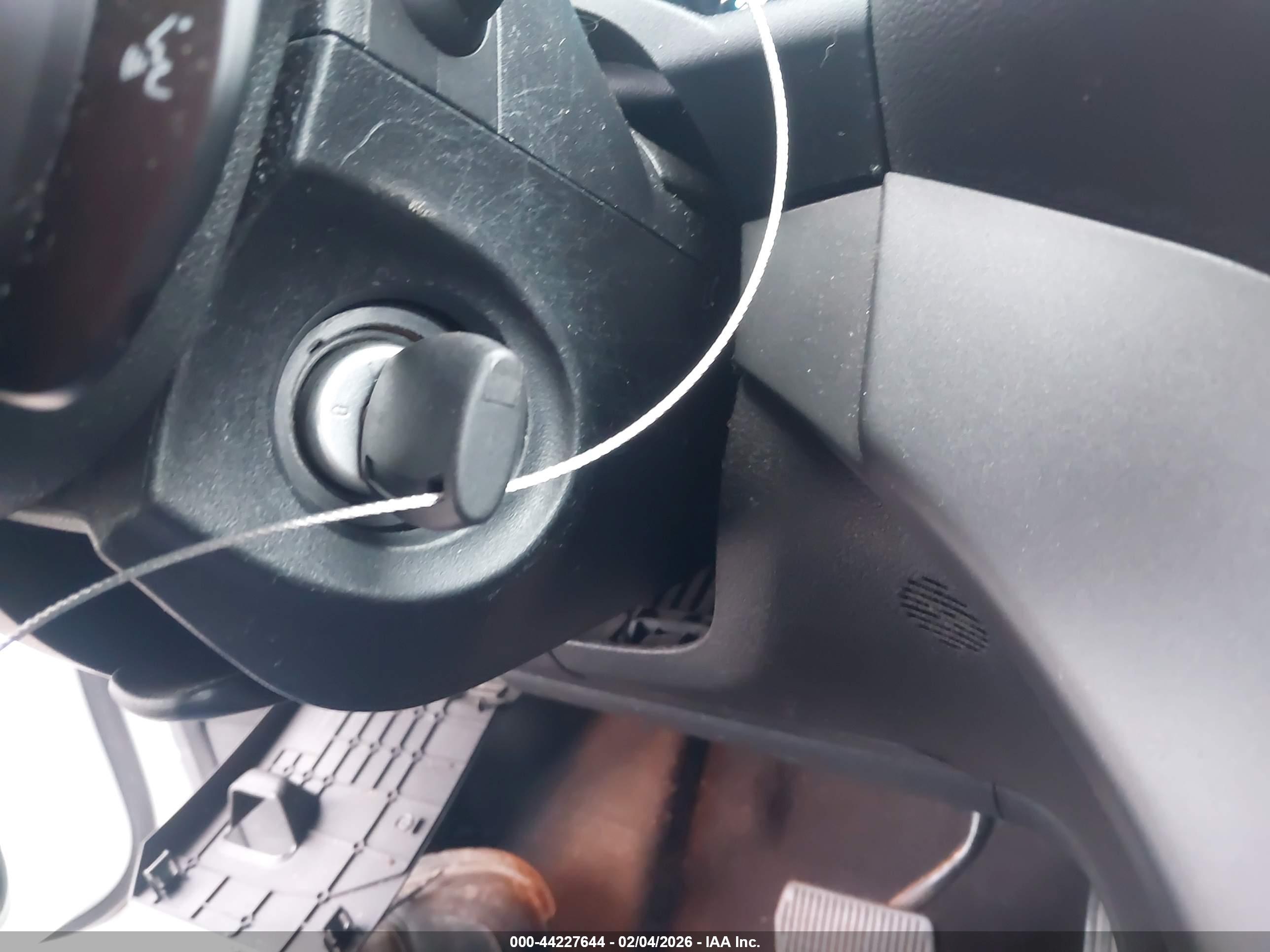 FORD ESCAPE image 11