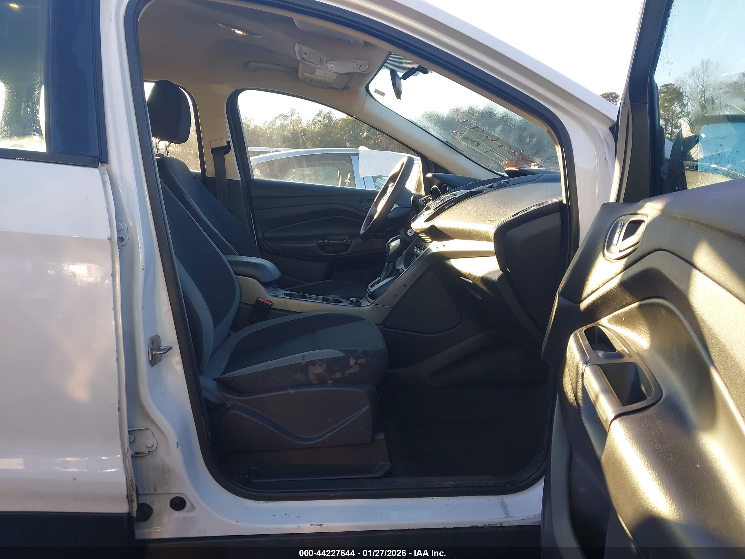 FORD ESCAPE image 5