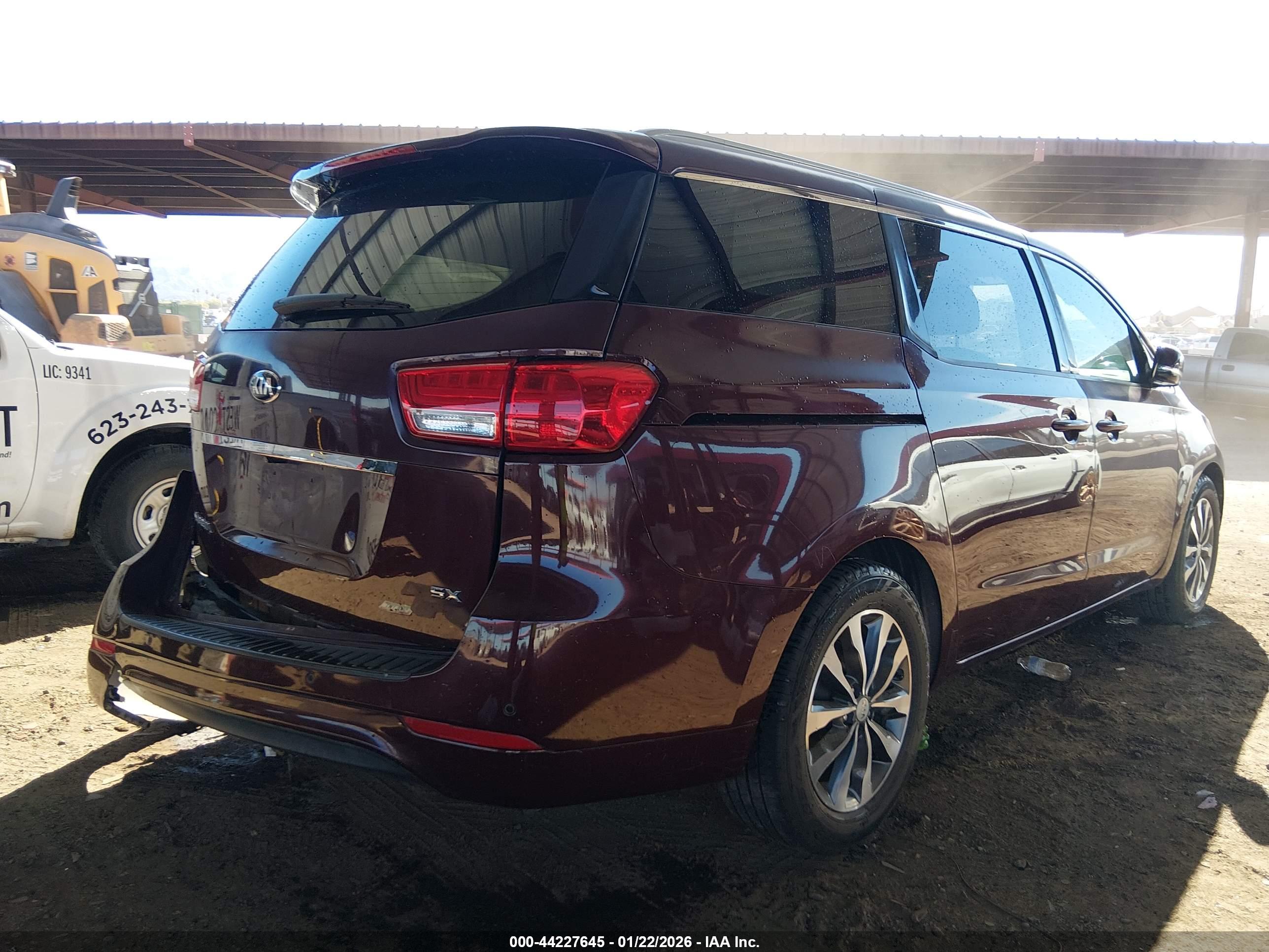 KIA SEDONA image 4