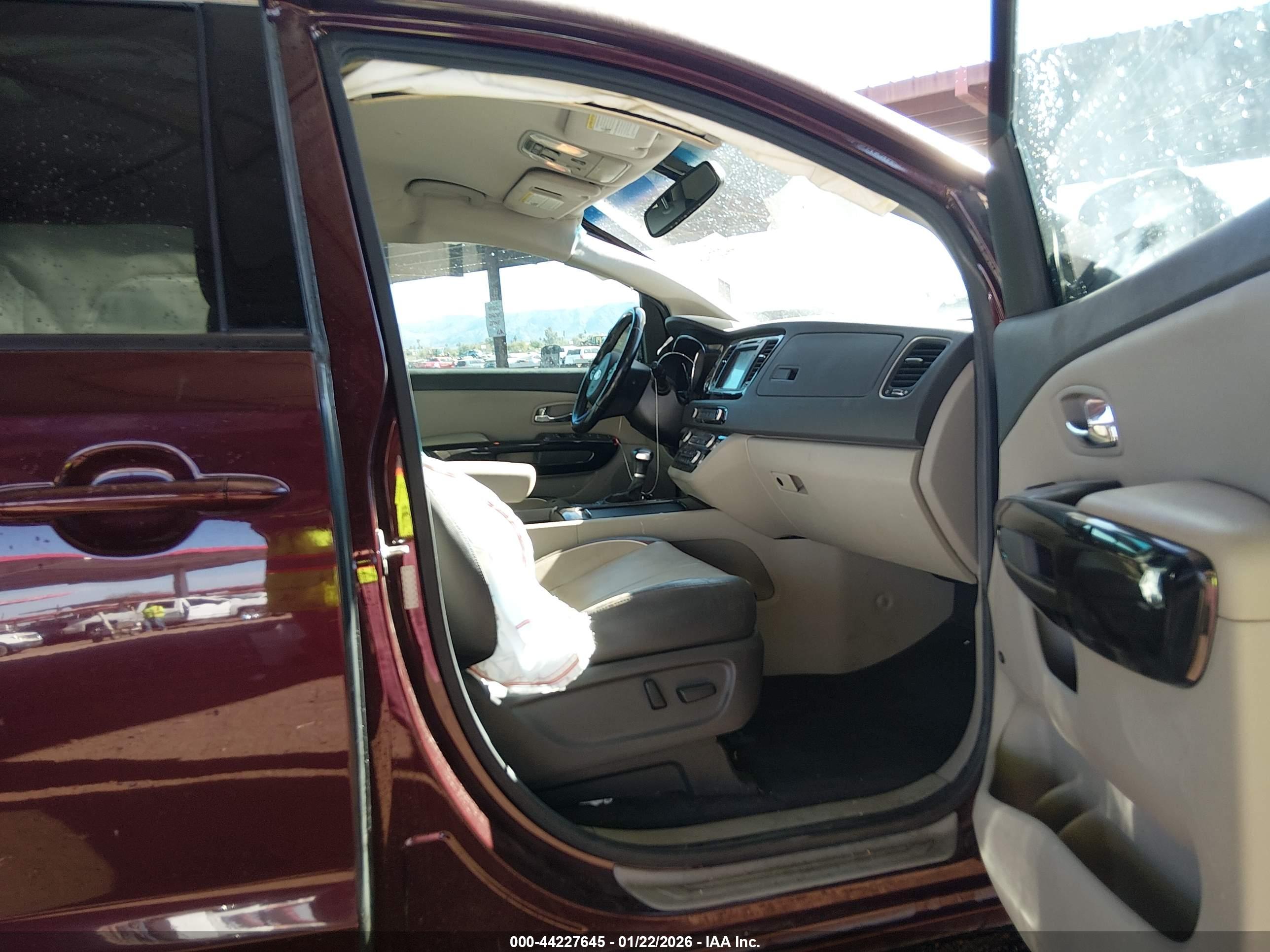 KIA SEDONA image 5