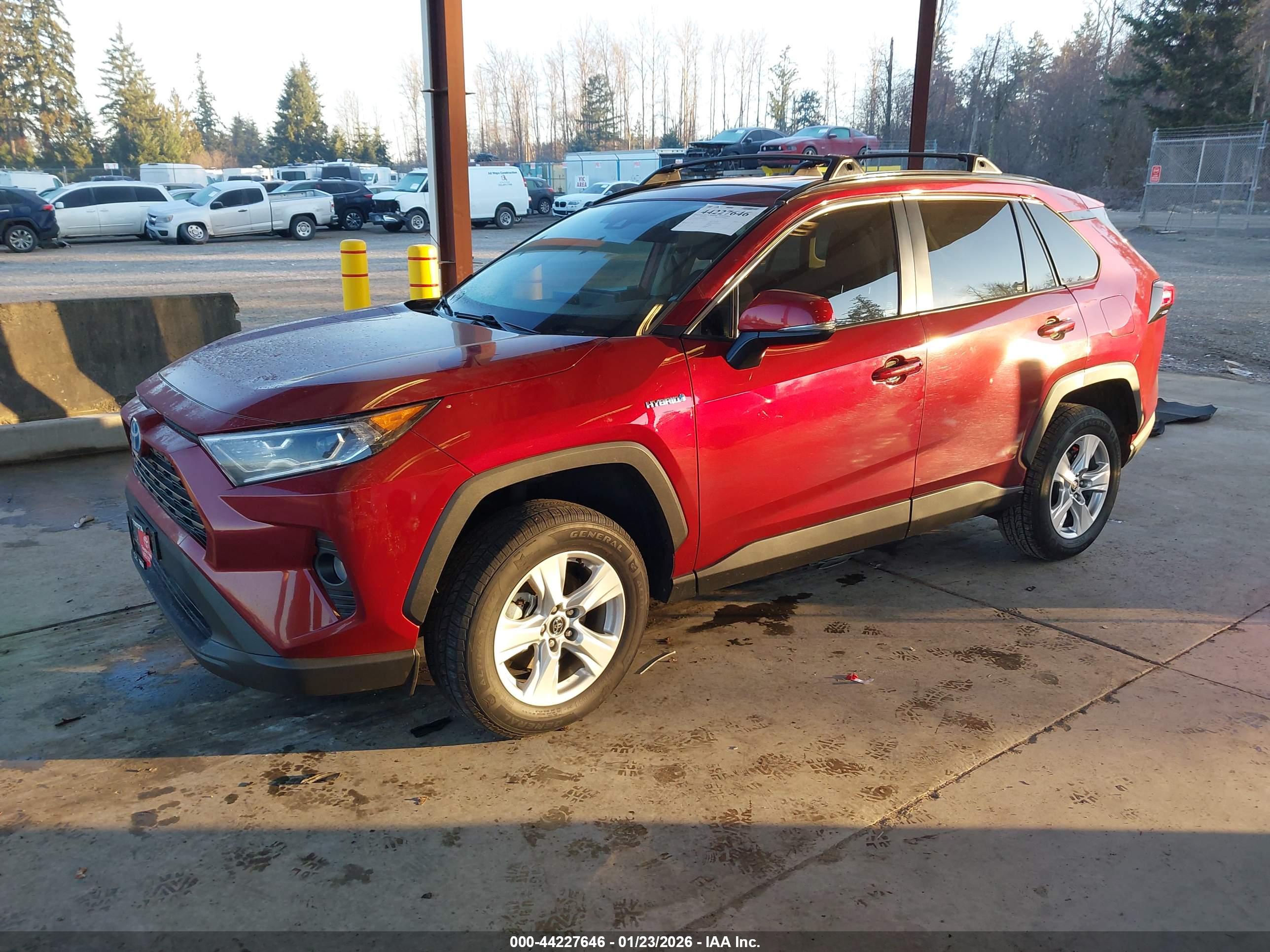 TOYOTA RAV4 image 2
