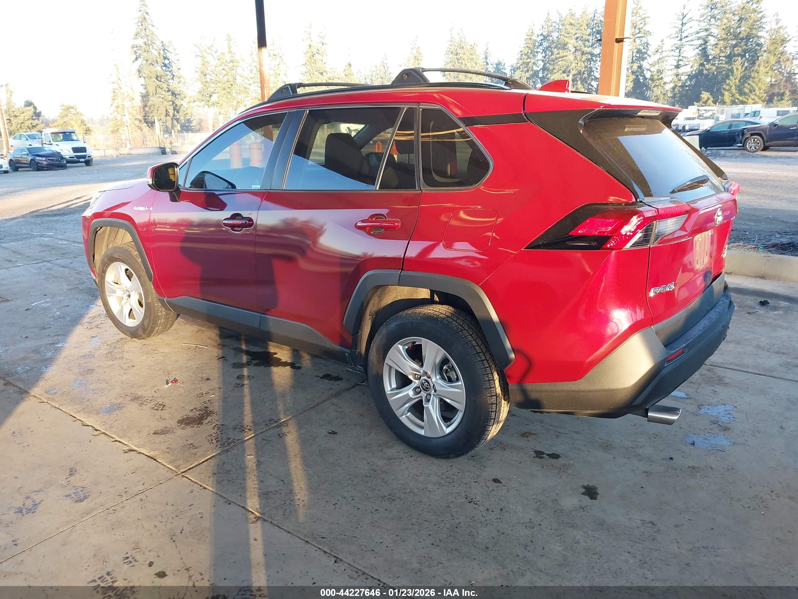 TOYOTA RAV4 image 3