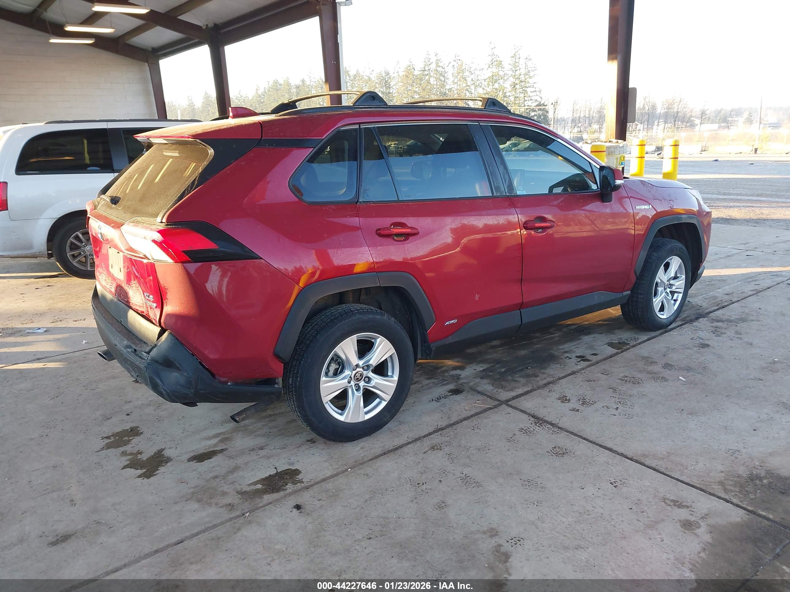 TOYOTA RAV4 image 4