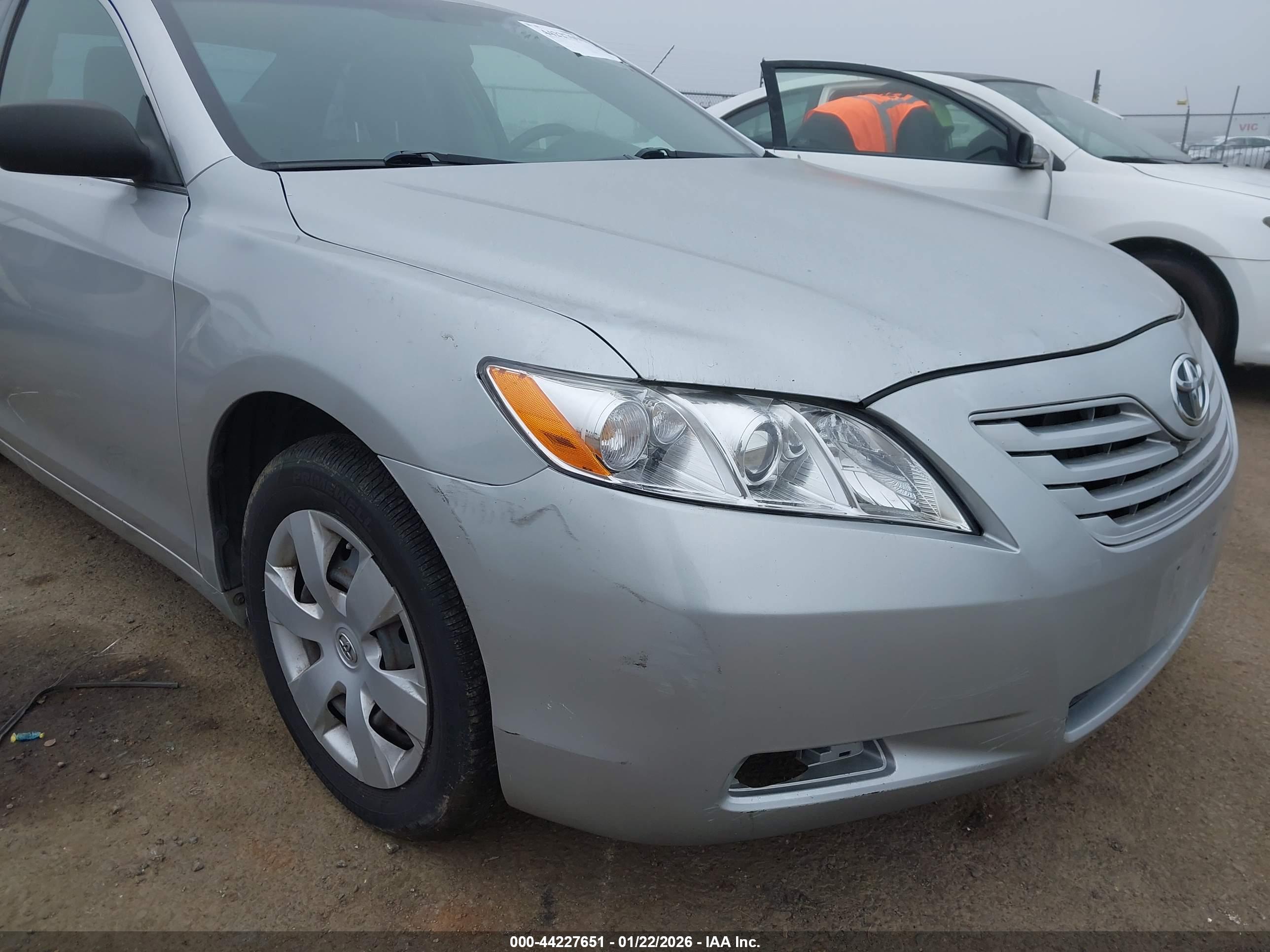 TOYOTA CAMRY image 6