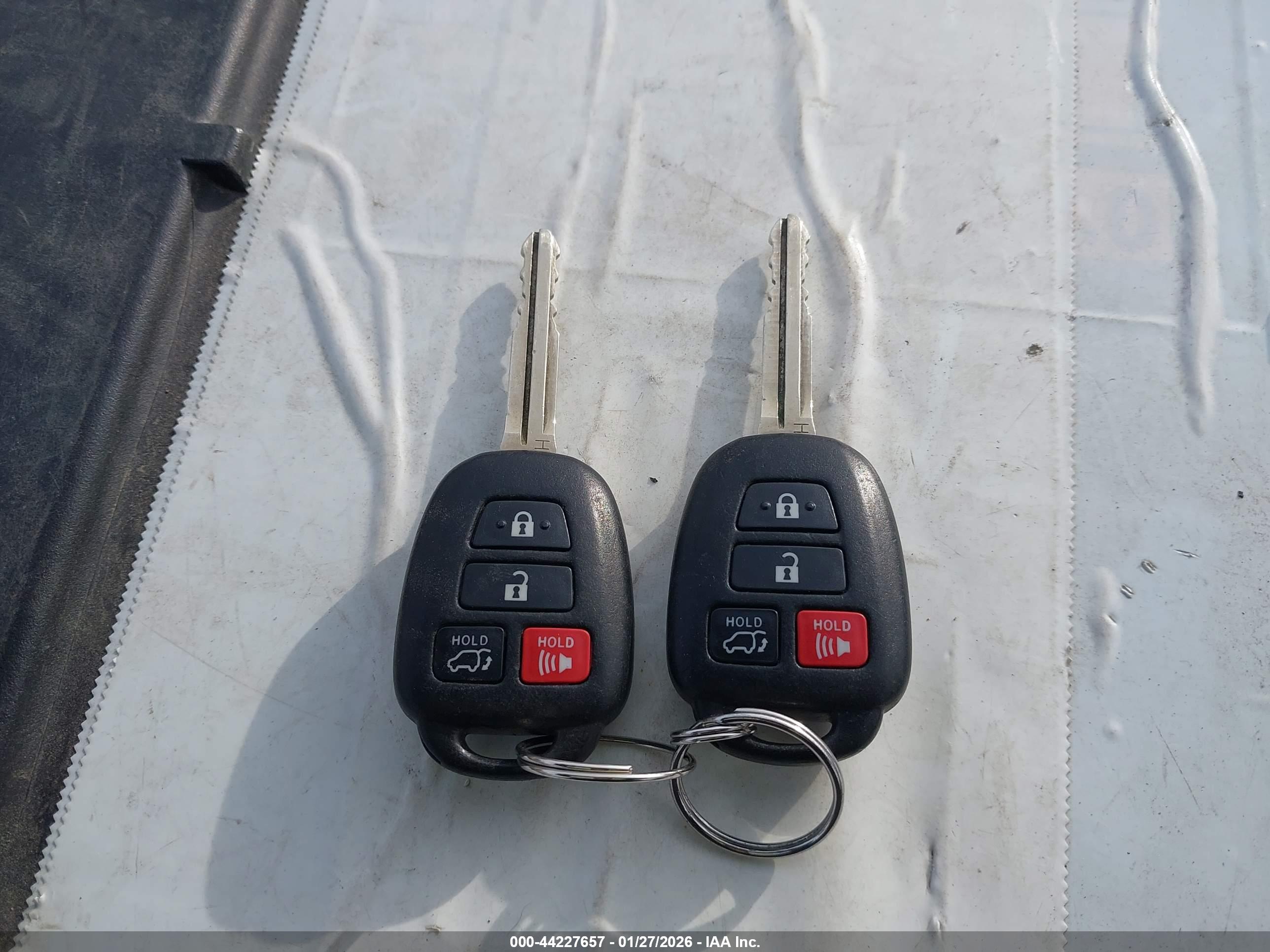 TOYOTA RAV4 image 11