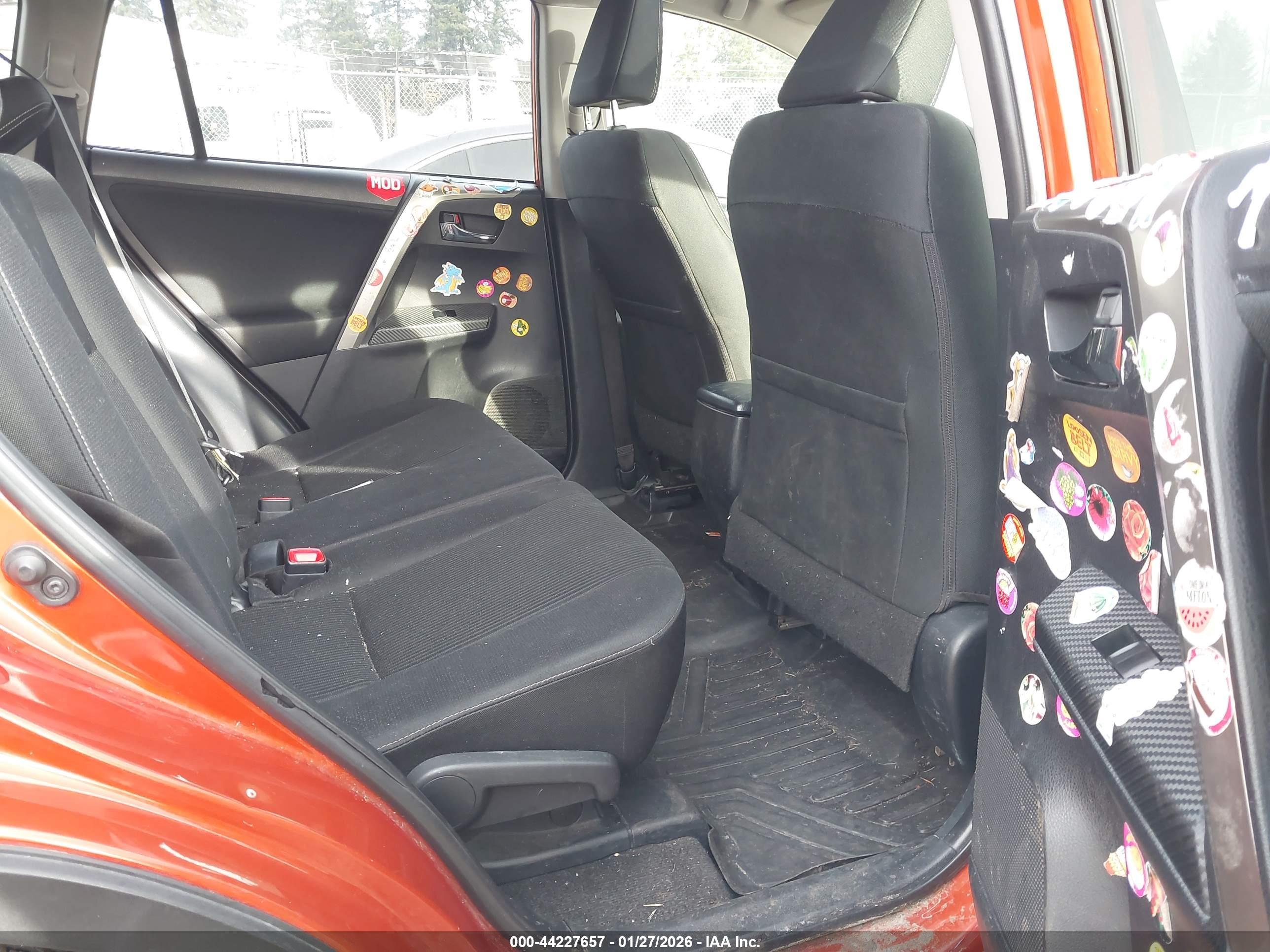 TOYOTA RAV4 image 8