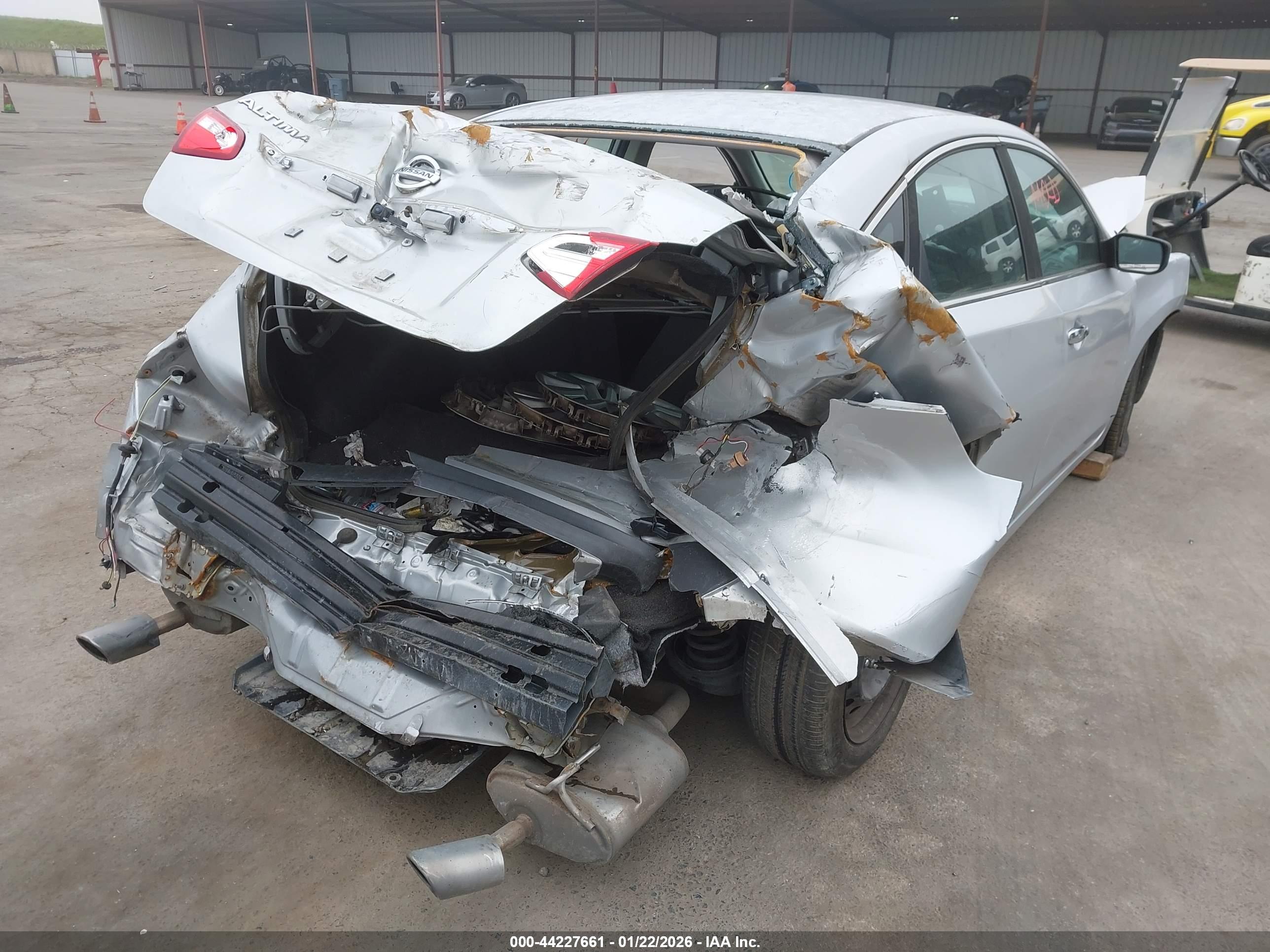 NISSAN ALTIMA image 6