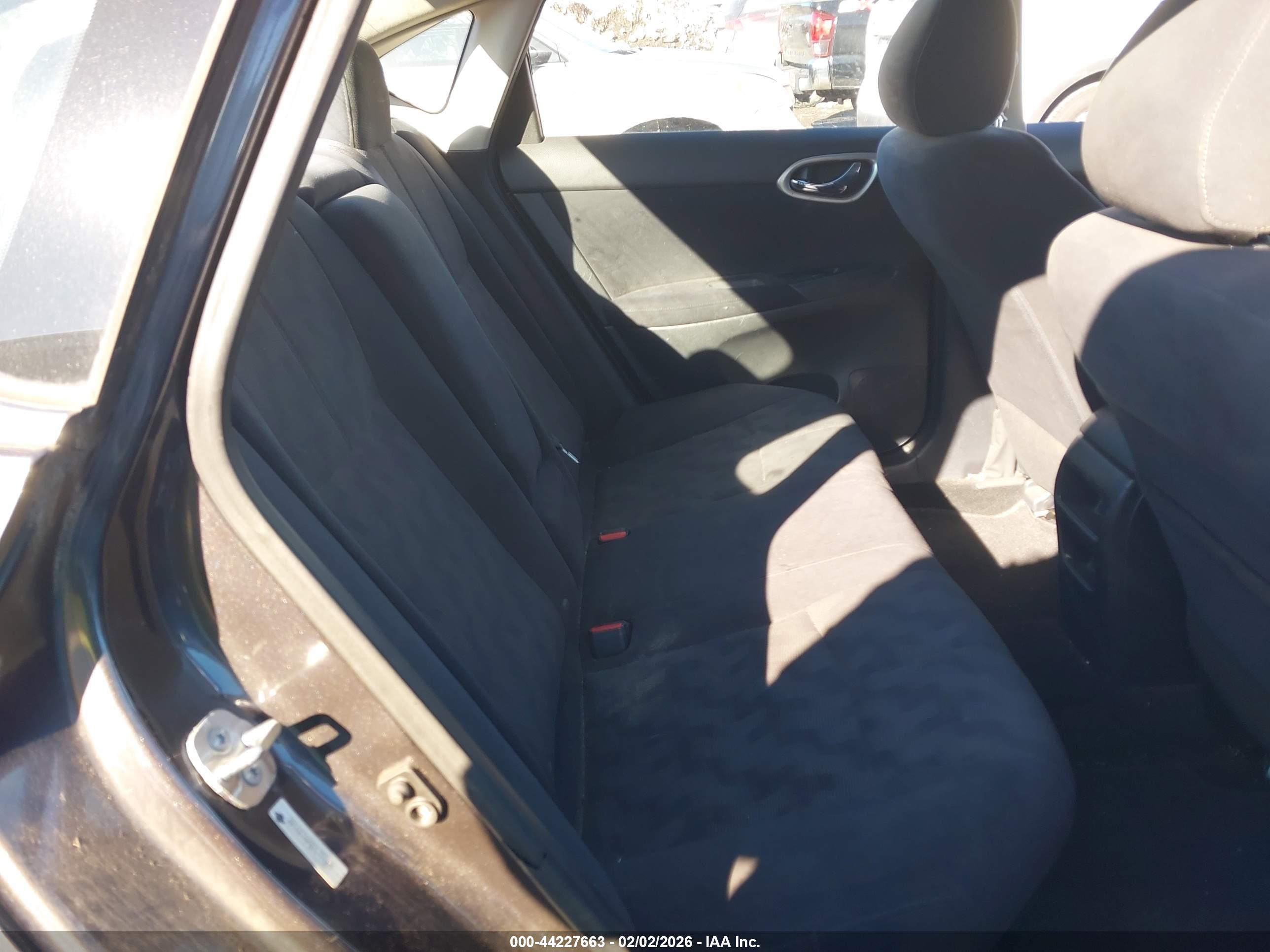 NISSAN SENTRA image 8