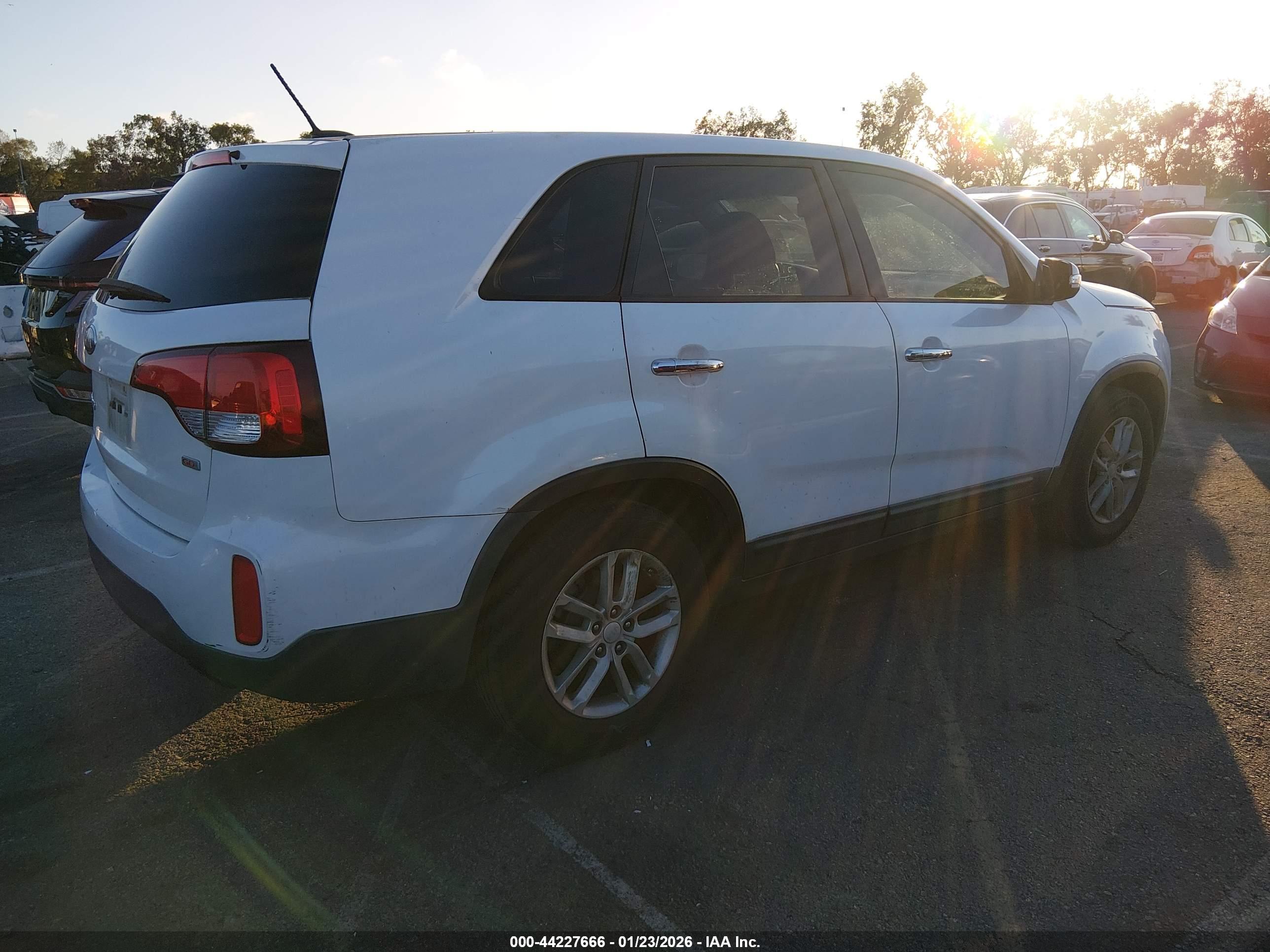 KIA SORENTO image 4