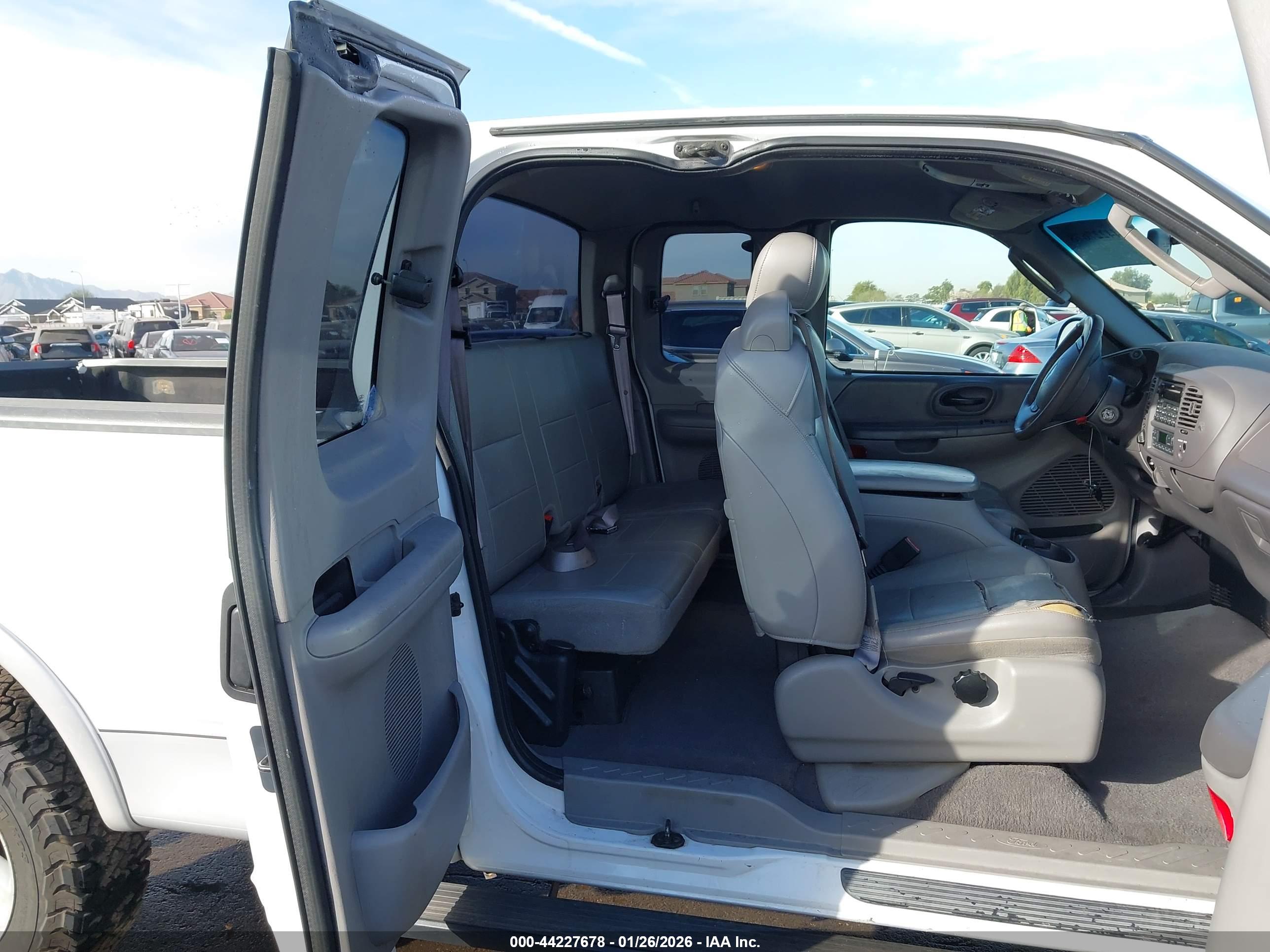 FORD F-150 image 8