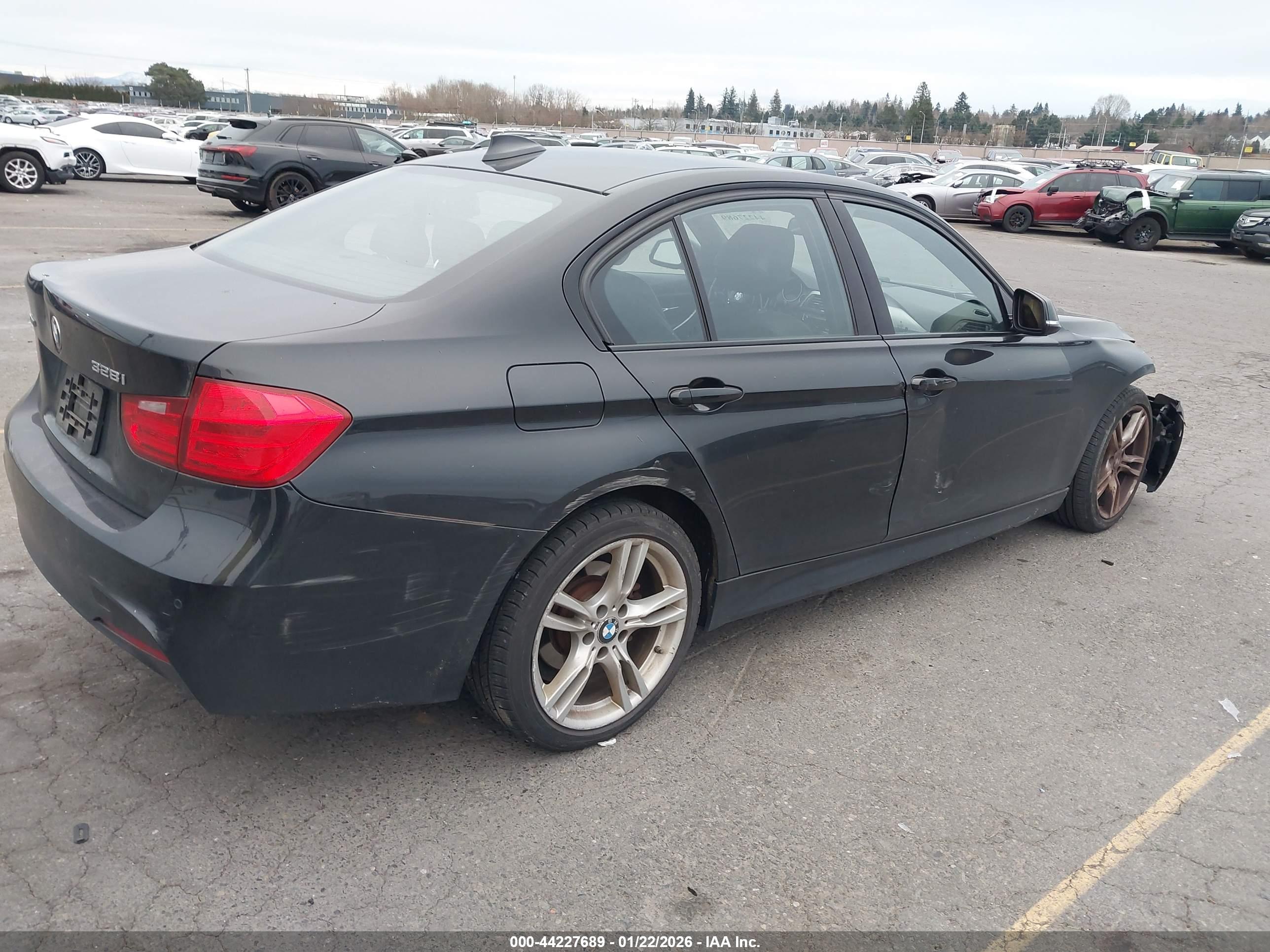 BMW 328I image 4